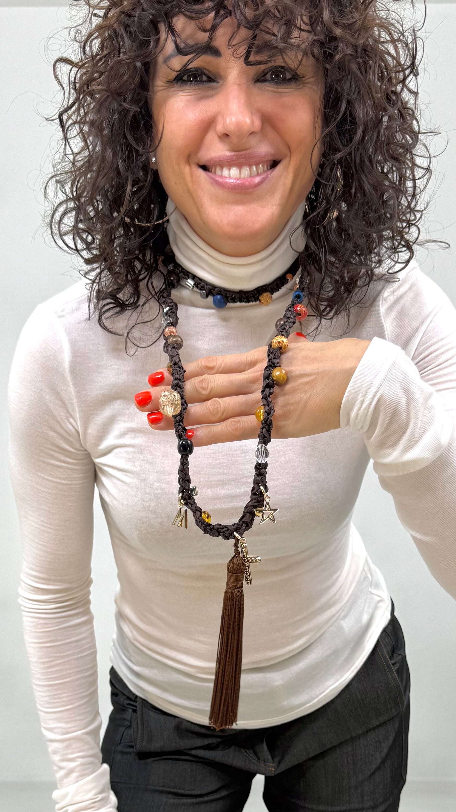 COLLANA UNCINETTO CON PIETRE E NAPPA