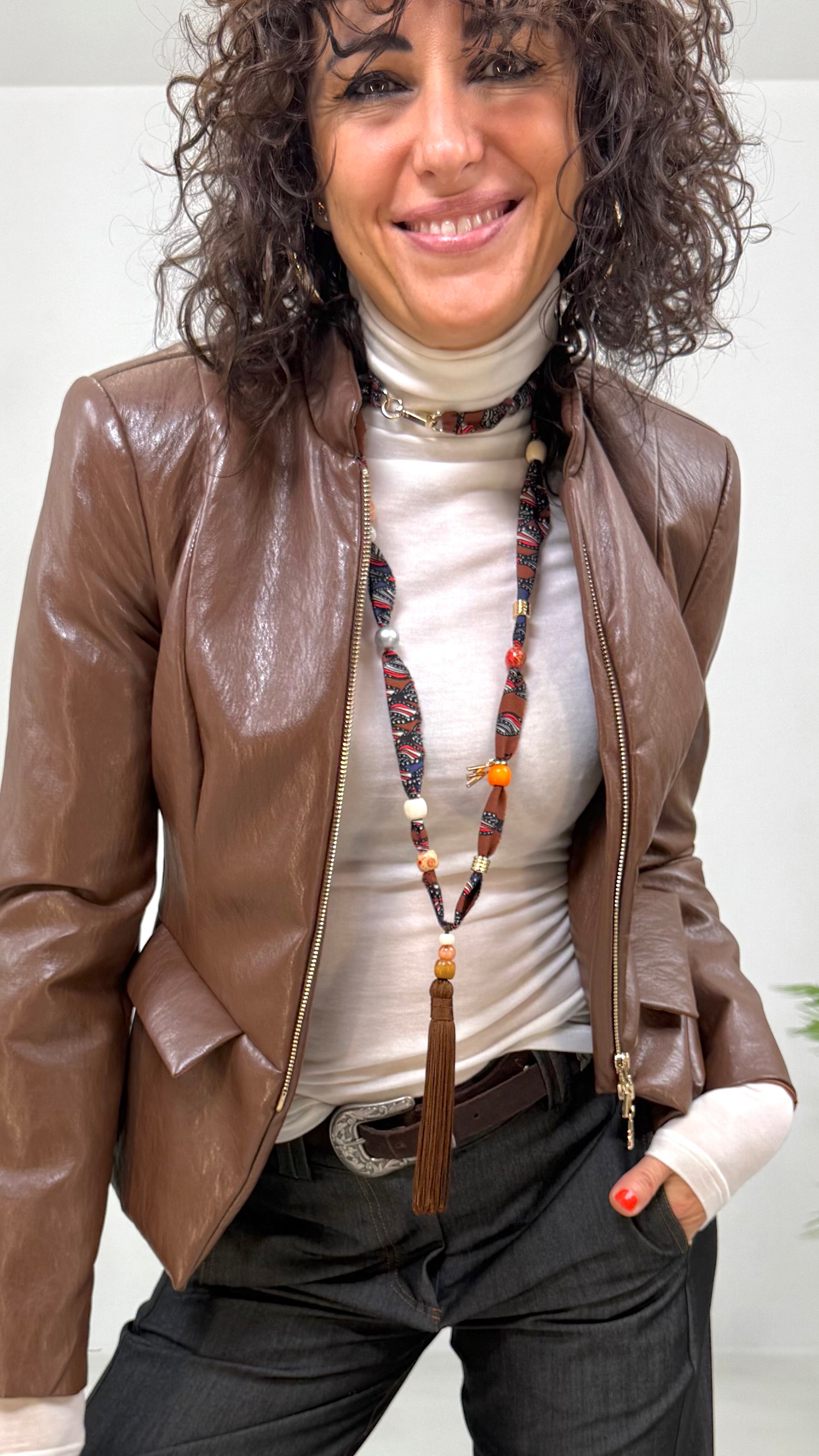 COLLANA IN VISCOSA FANTASIA PERLINE E NAPPA