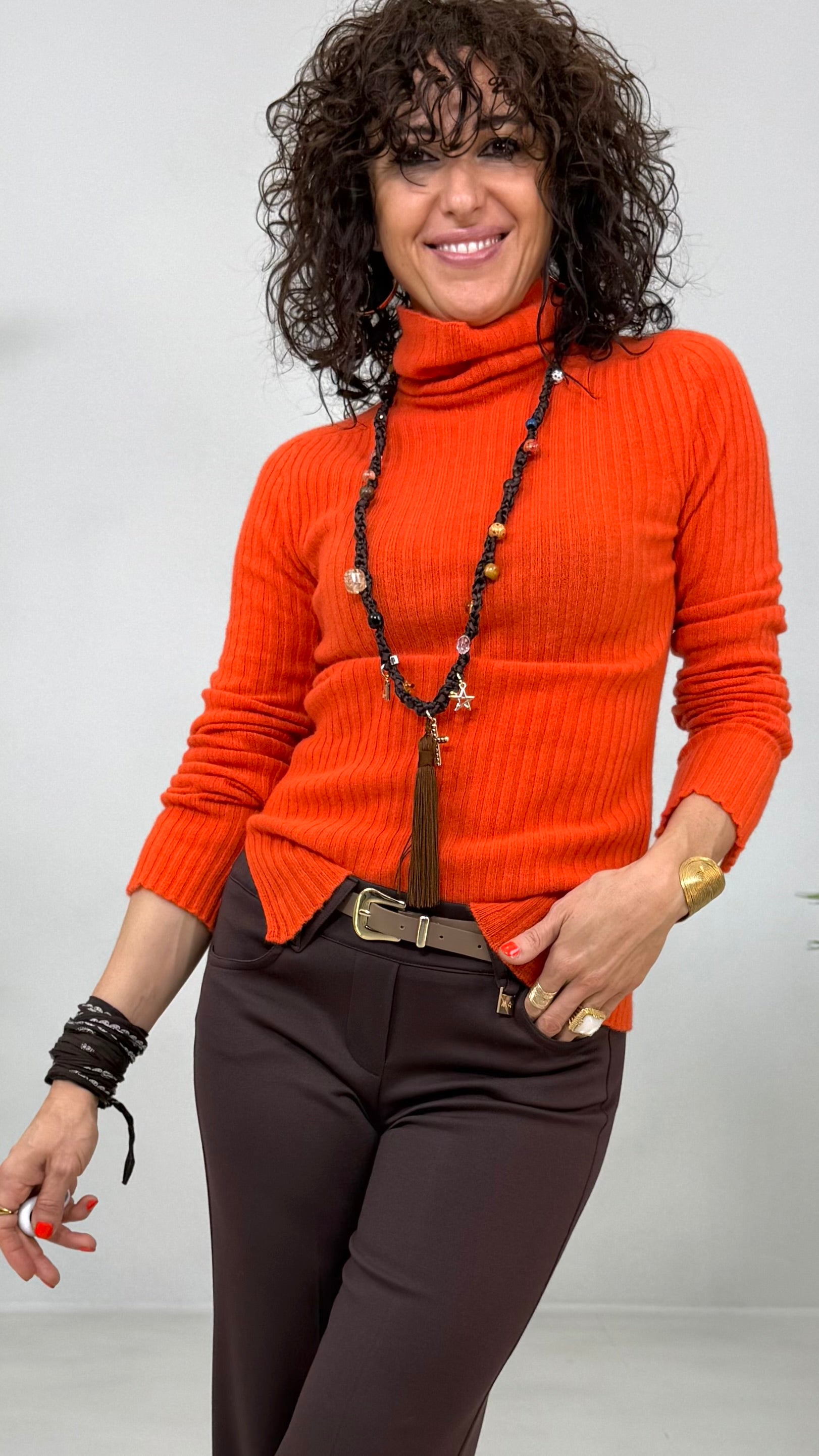 COLLANA UNCINETTO CON PIETRE E NAPPA