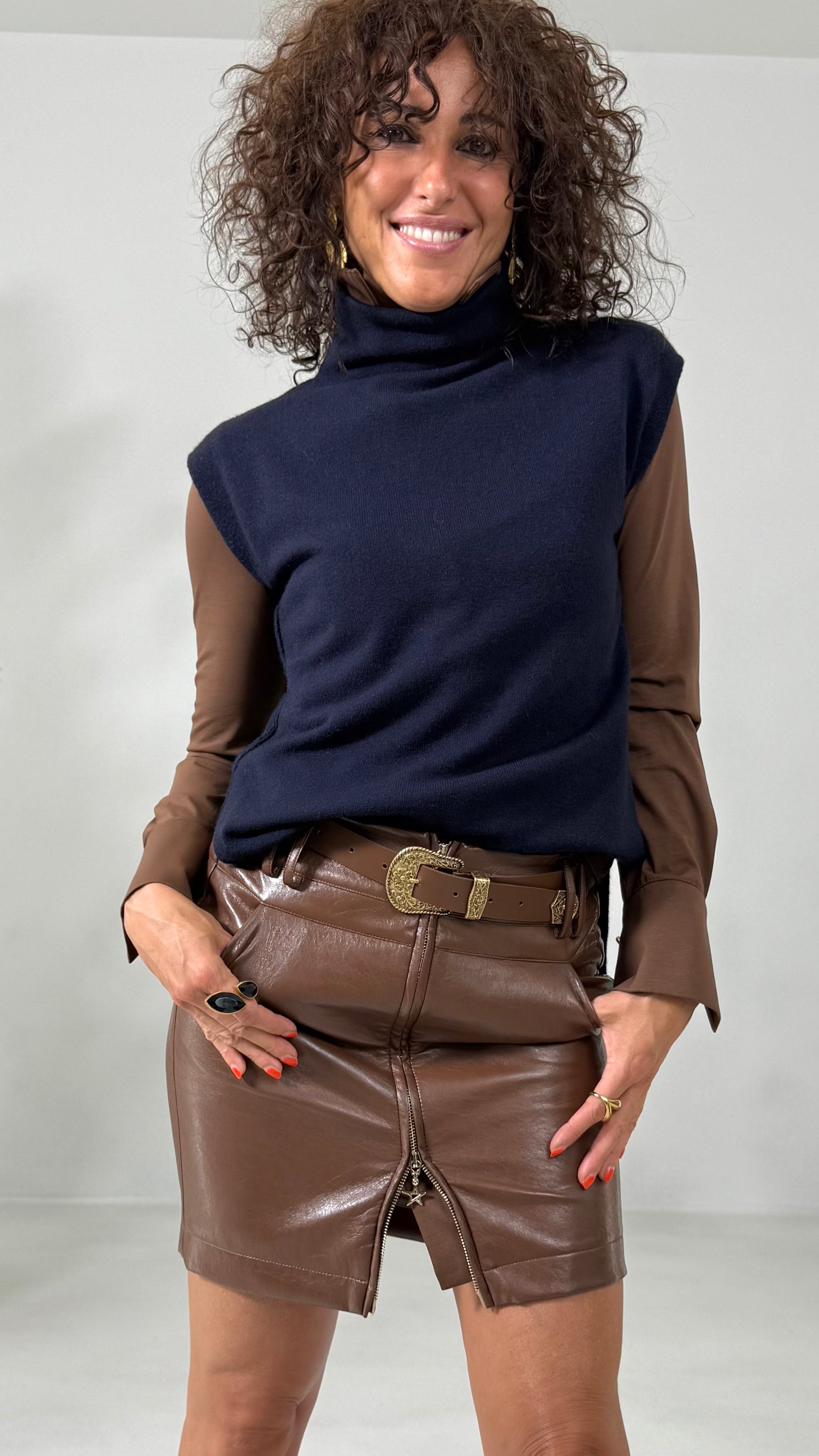 GILET COLLO ALTO IN CALDA VISCOSA