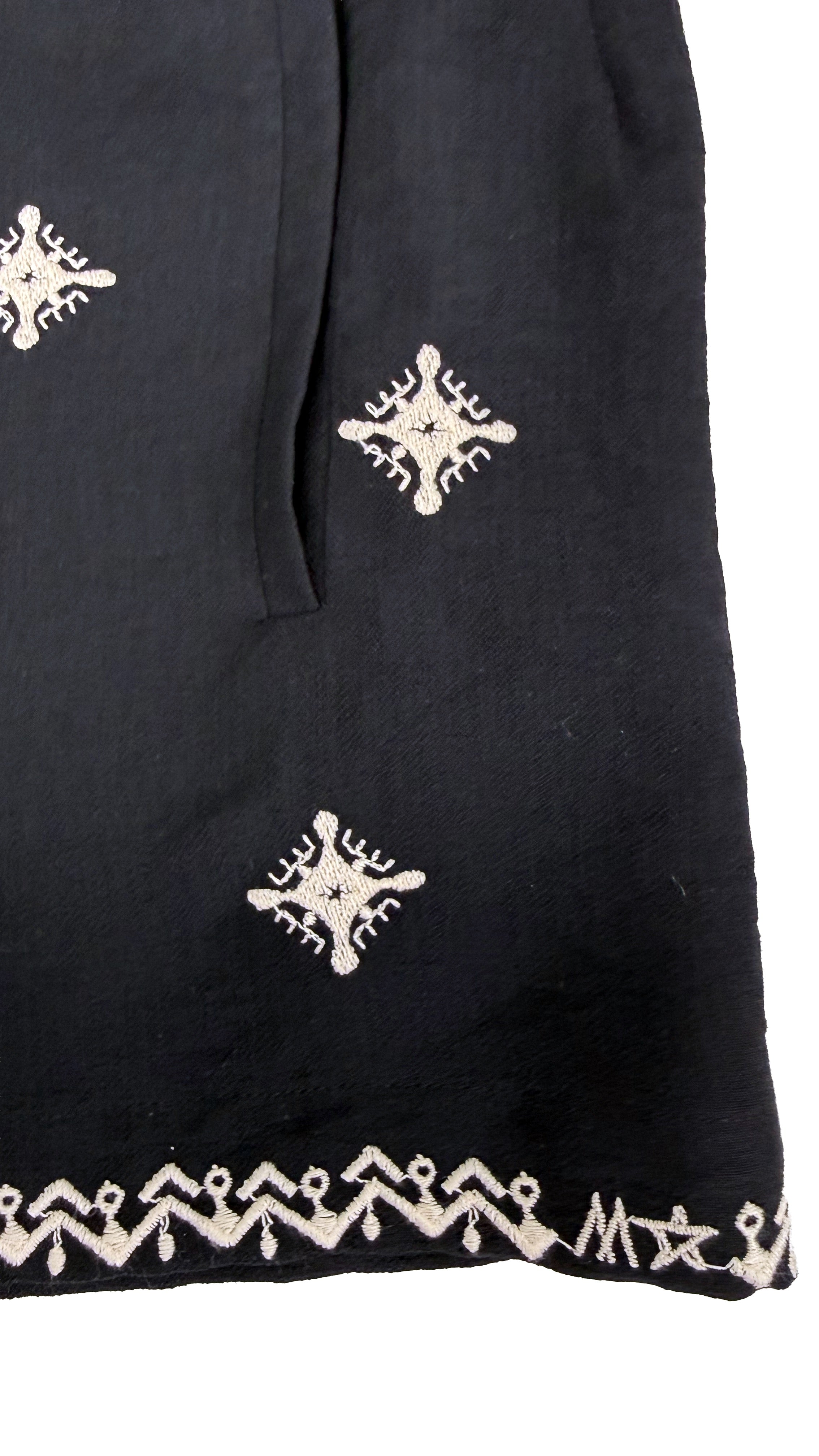 SHORTS IN VISCOSA CRASH CON RICAMI