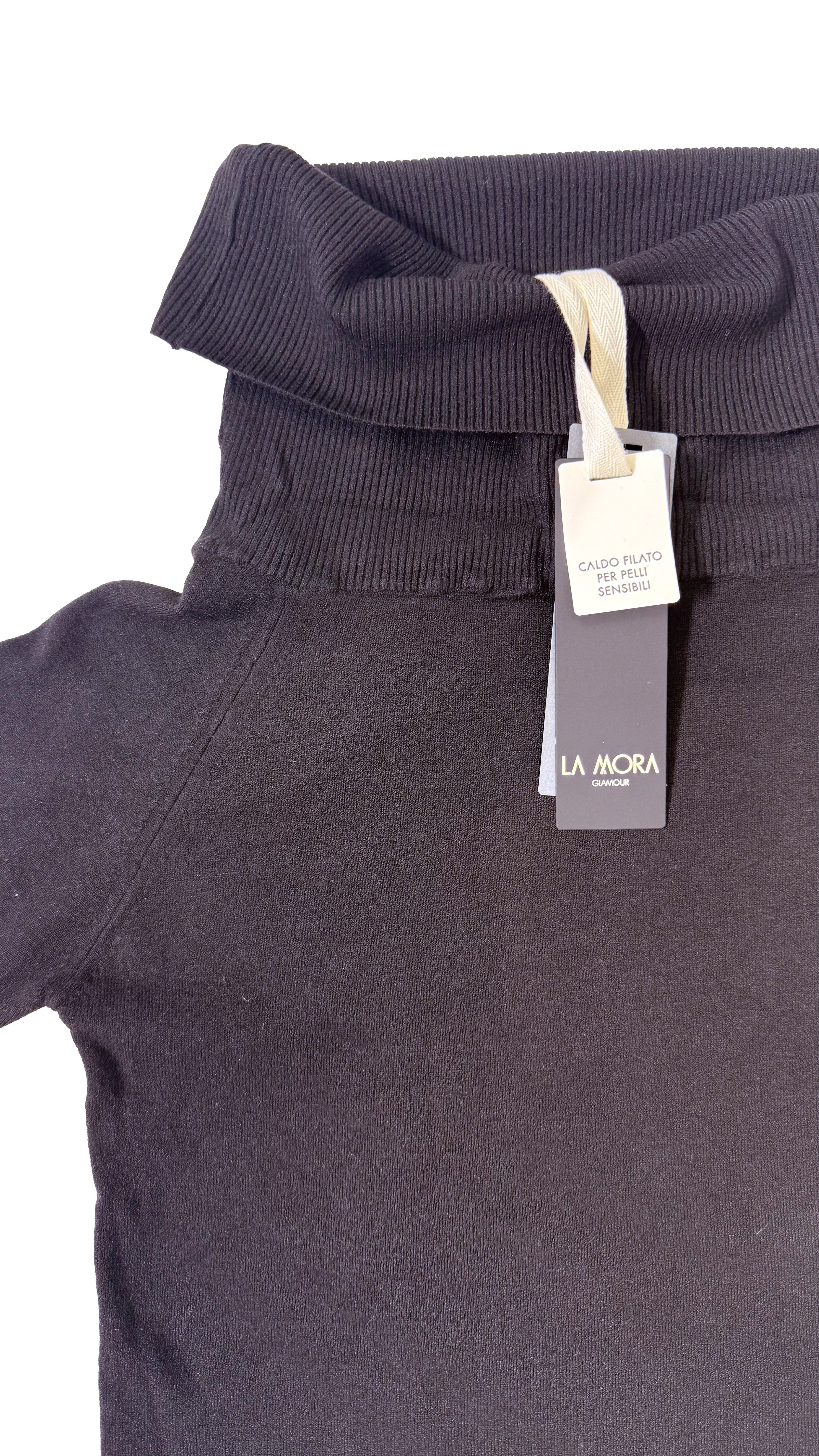 MAGLIA COLLO ALTO E SPACCO DAVANTI IN CALDA VISCOSA