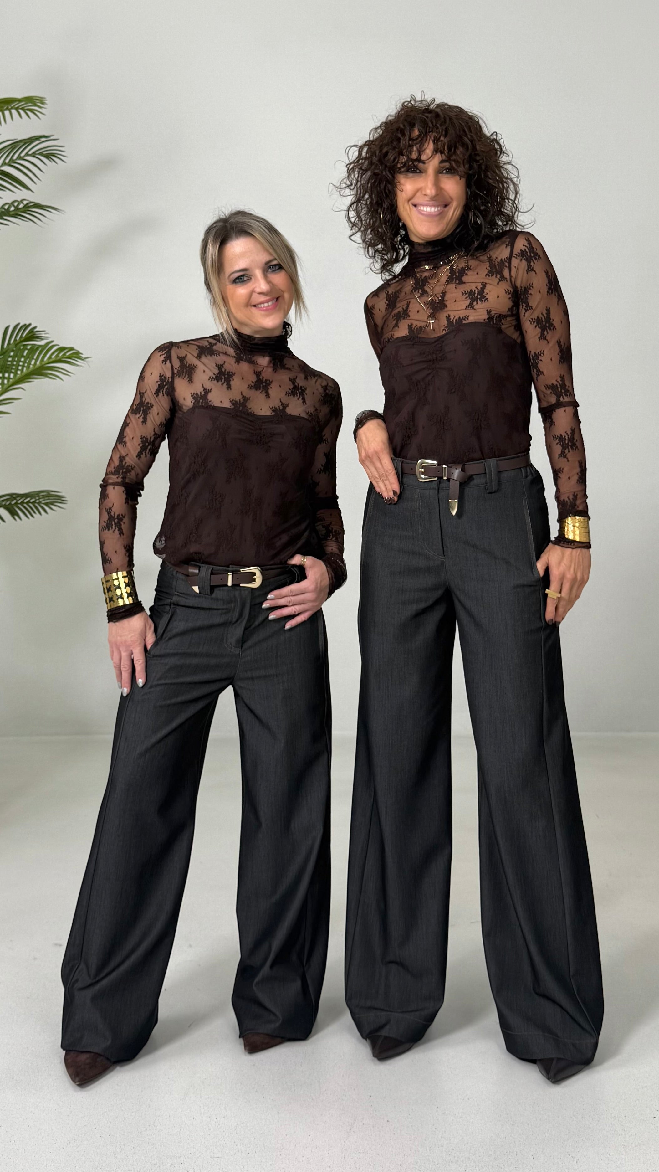 TWINSET CON LUPETTO IN PIZZO E TOP IN PUNTO MILANO LEGGERO