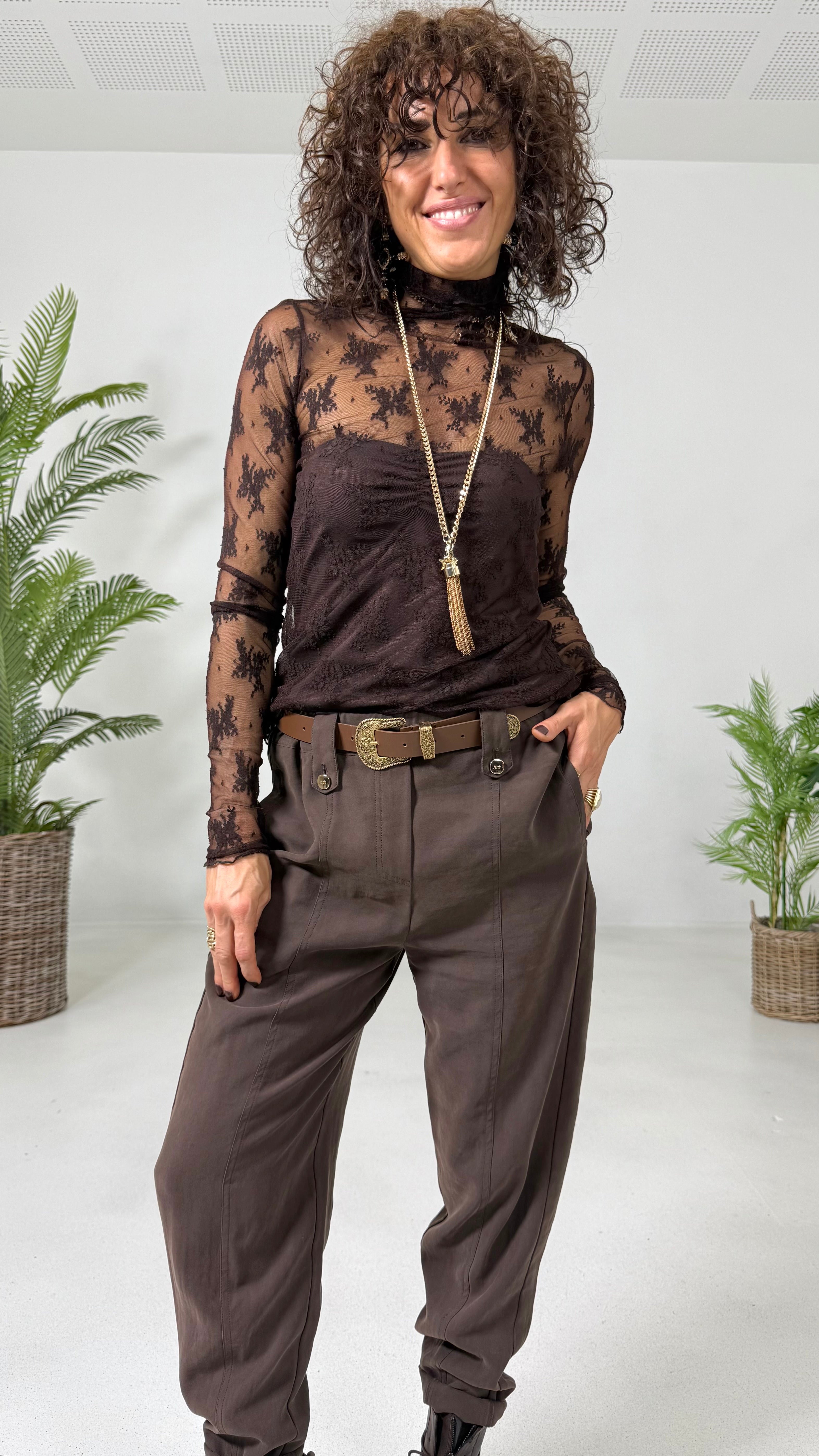 TWINSET CON LUPETTO IN PIZZO E TOP IN PUNTO MILANO LEGGERO