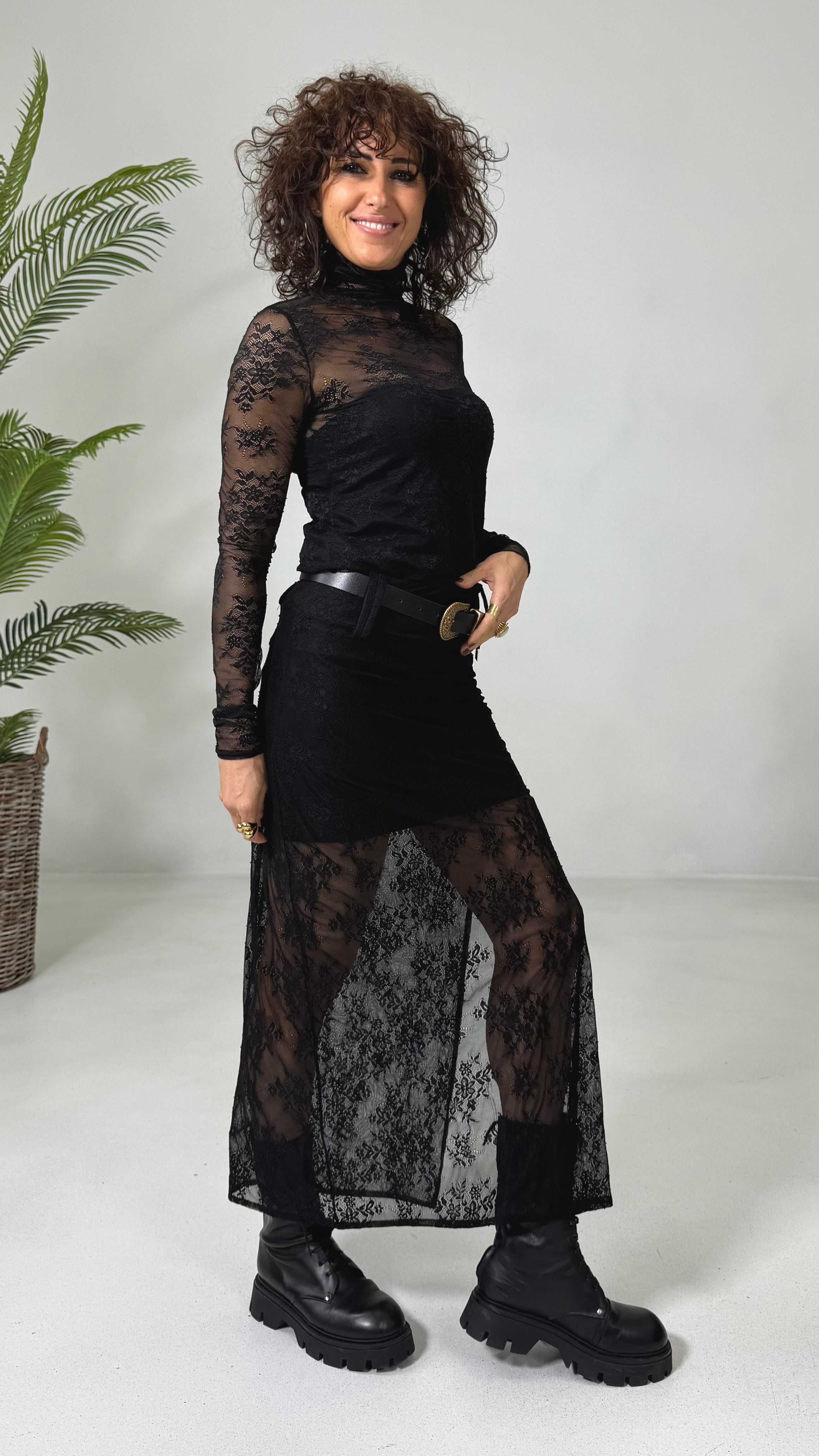 TWINSET CON LUPETTO IN PIZZO E TOP IN PUNTO MILANO LEGGERO