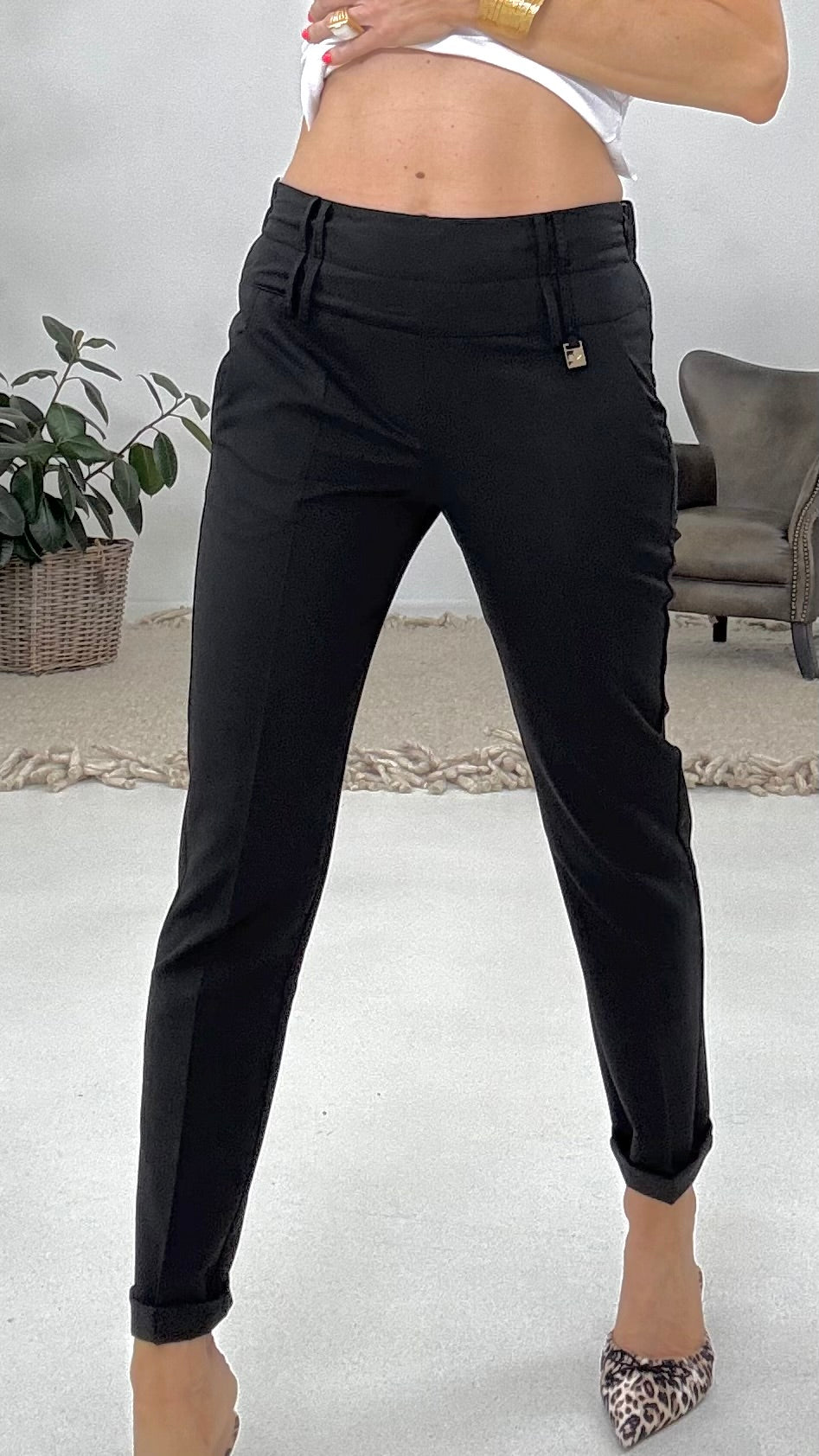 818 P25 NERO CAROTA SLIM IN TESSUTO FLUIDO CONFORT