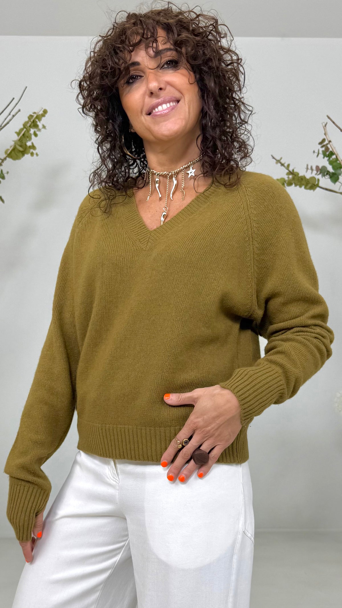MAGLIA QUADRATA SCOLLO A V IN MISTO CASHMERE