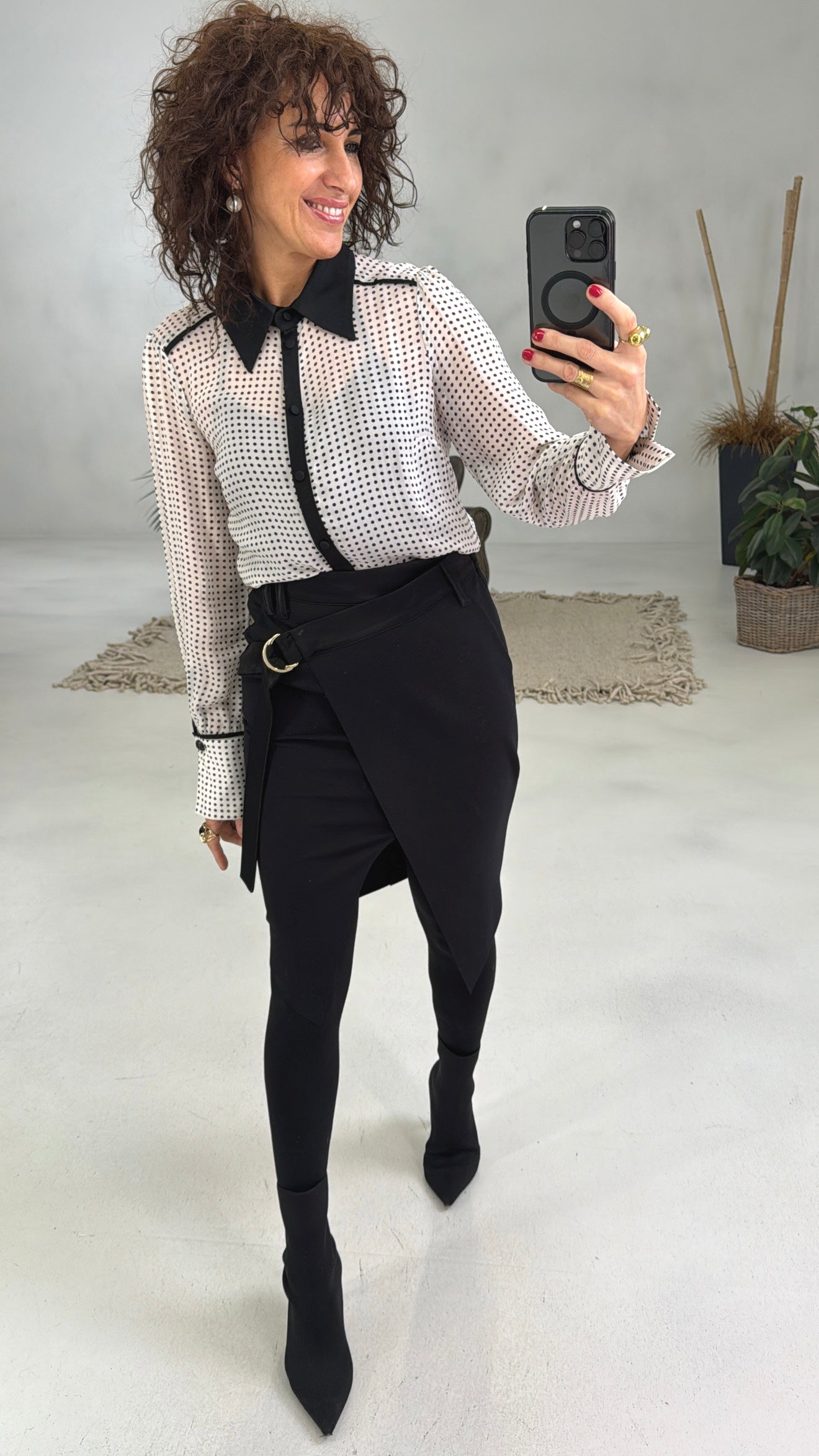 CAMICIA IN GEORGETTE A POIS CON BORDI IN CONTRASTO