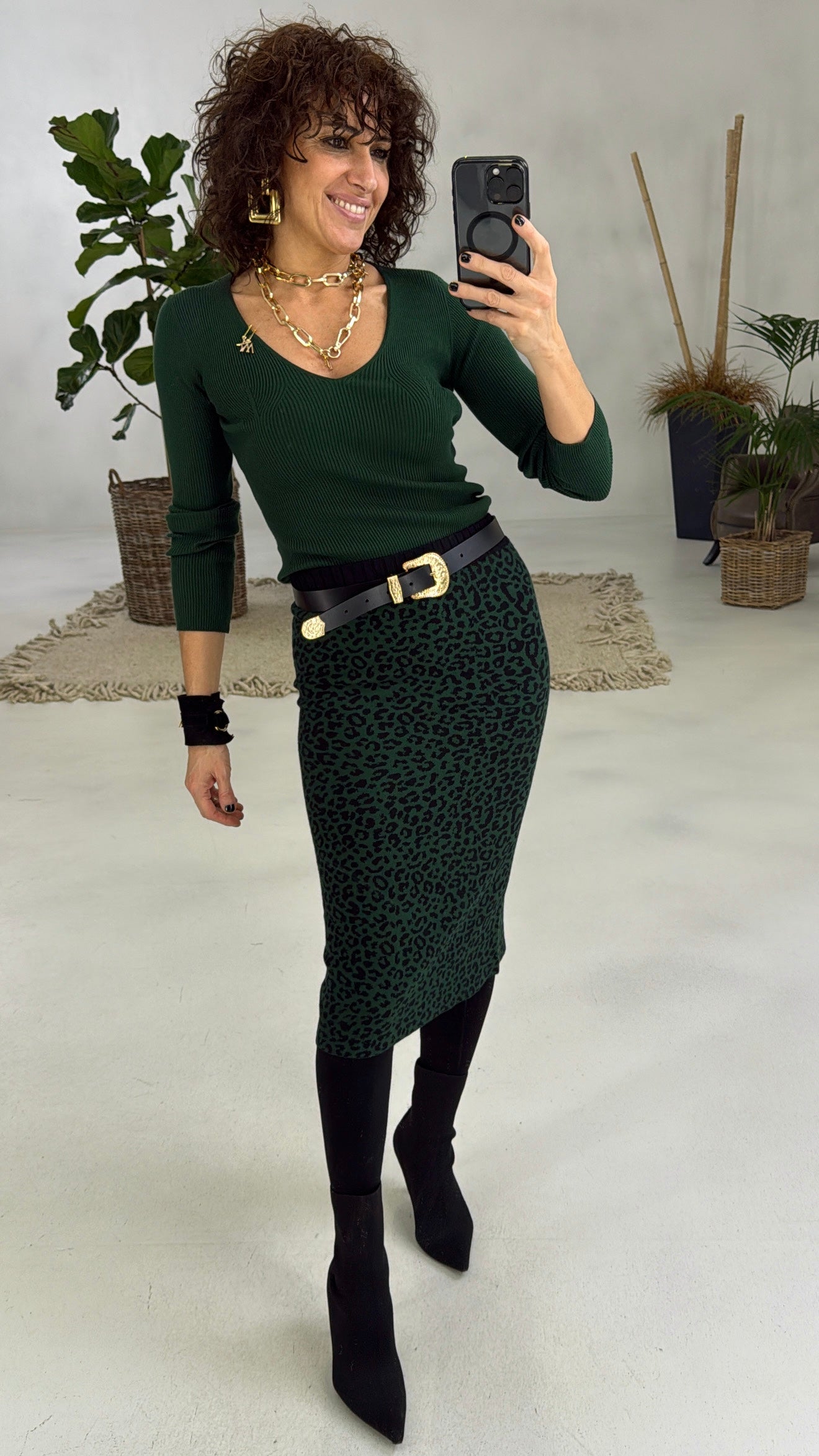 MAGLIA SCOLLO A V IN CALDA VISCOSA COSTINA