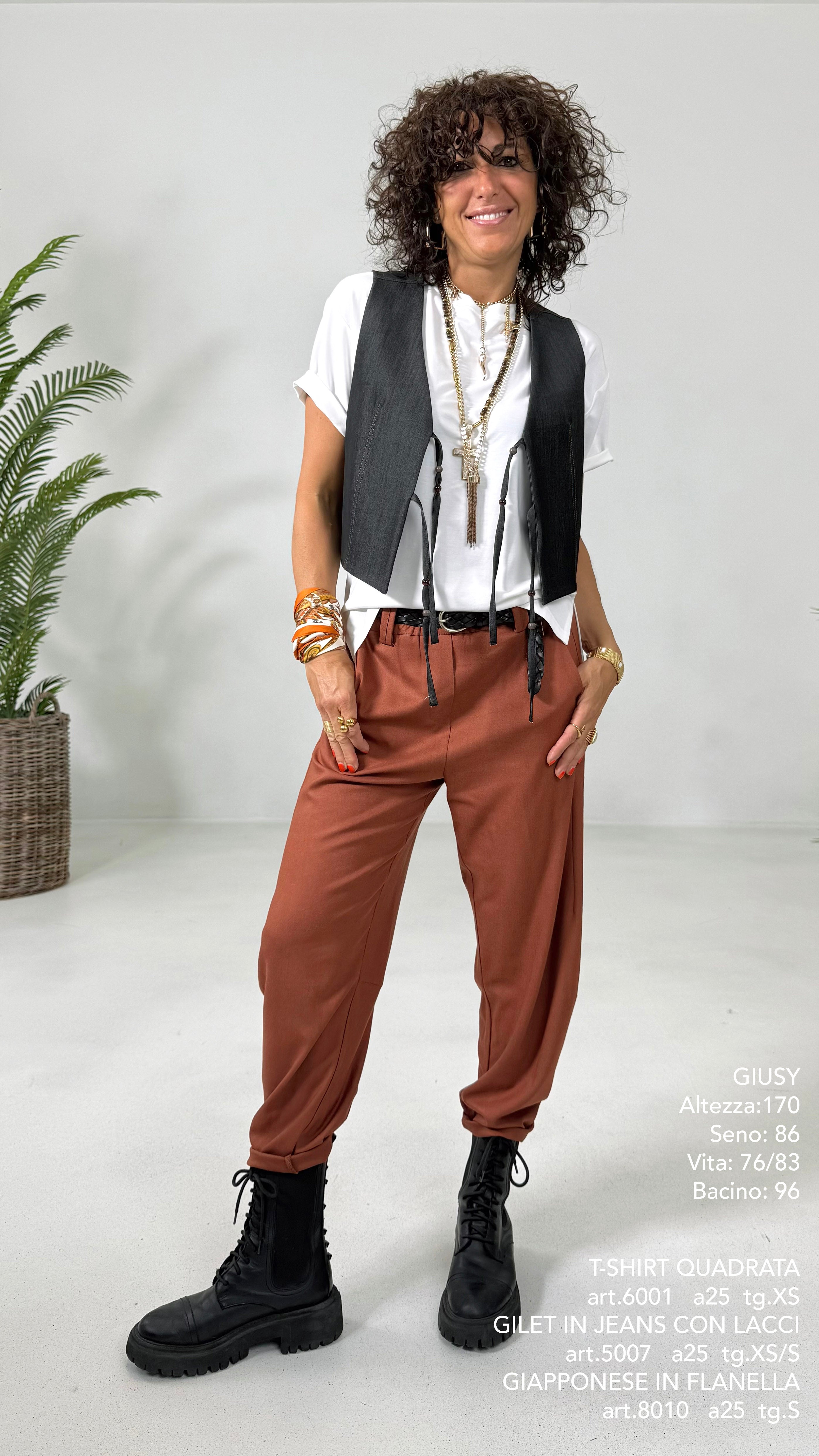 GILET IN JEANS SLEGATO CON LACCI