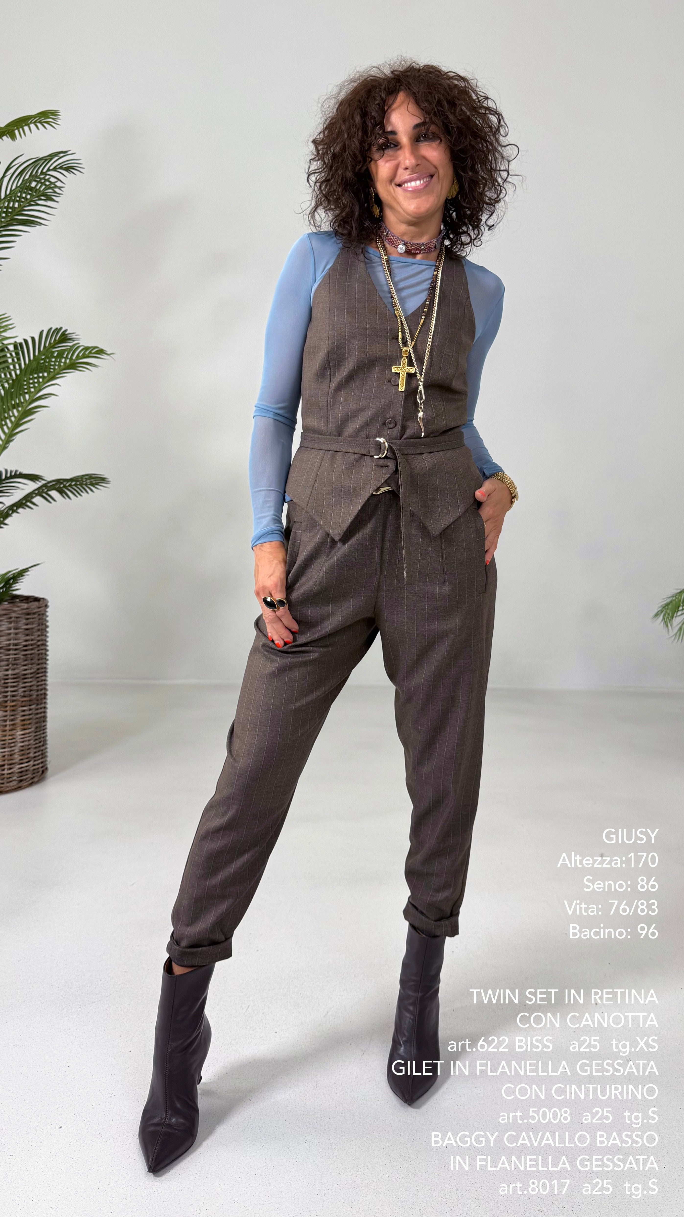 GILET IN FLANELLA GESSATA CON CINTURINO