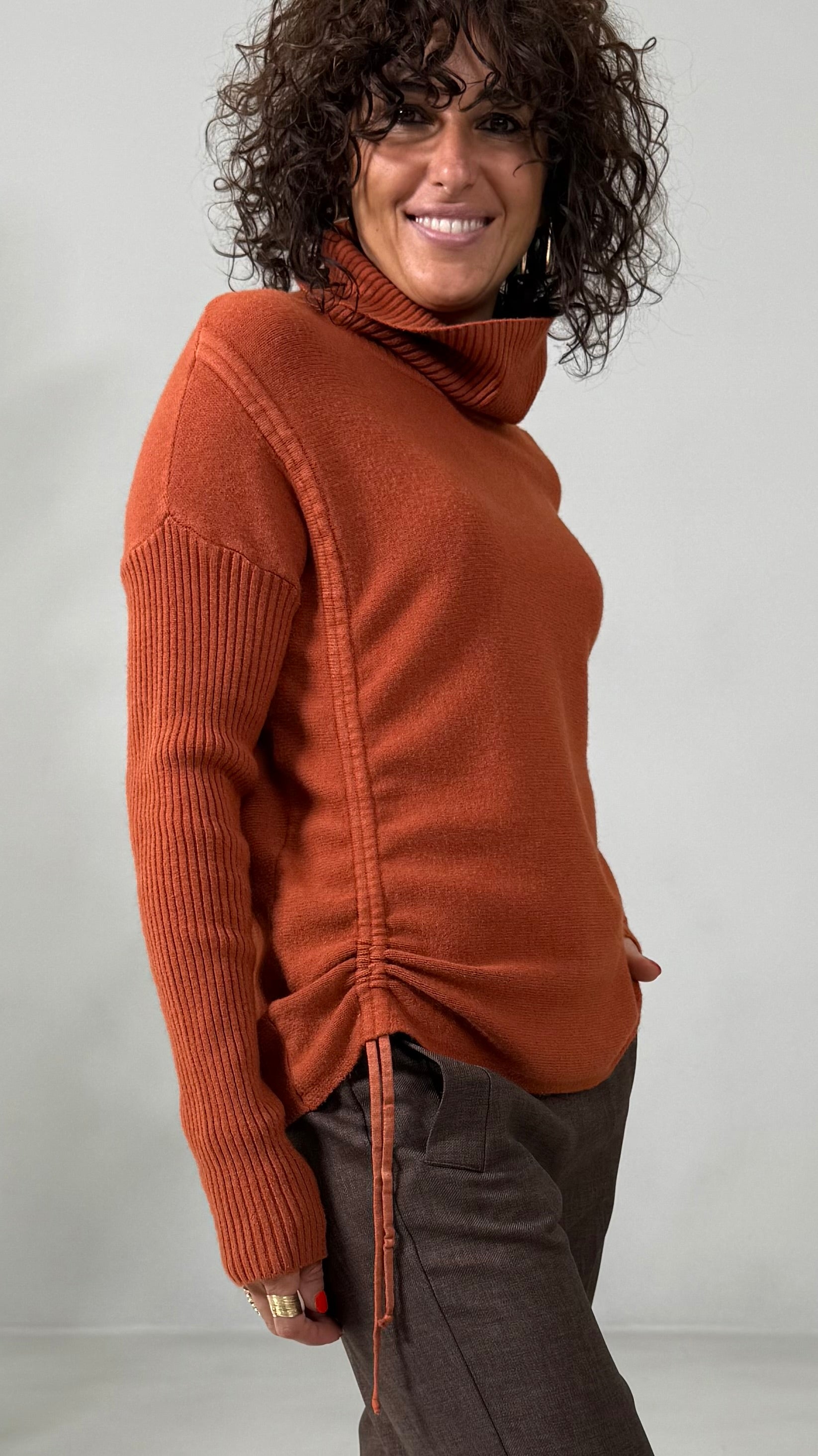 MAGLIA QUADRATA CON COULISSE IN CALDA VISCOSA