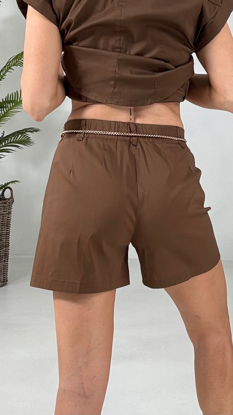 828 P25 TERRA SHORT IN PELLE D UOVO