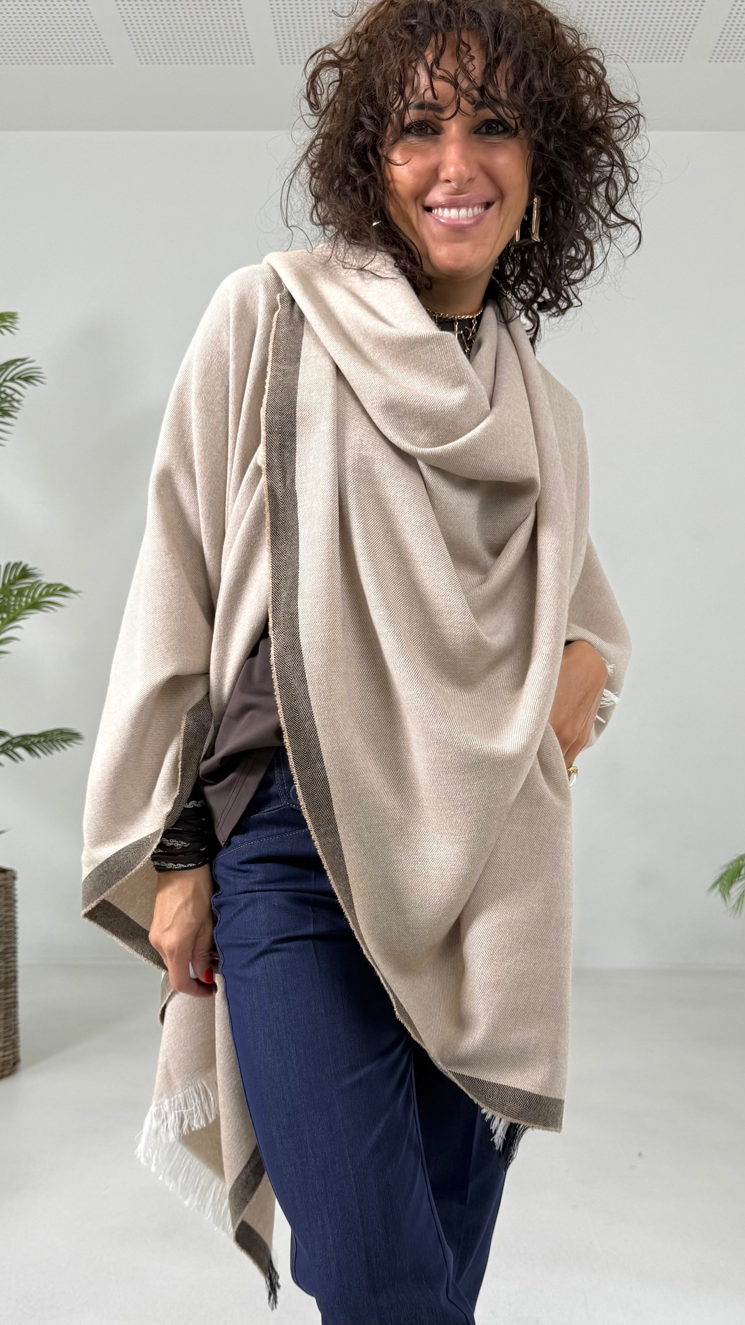 MANTELLA PONCHO COCCOLA