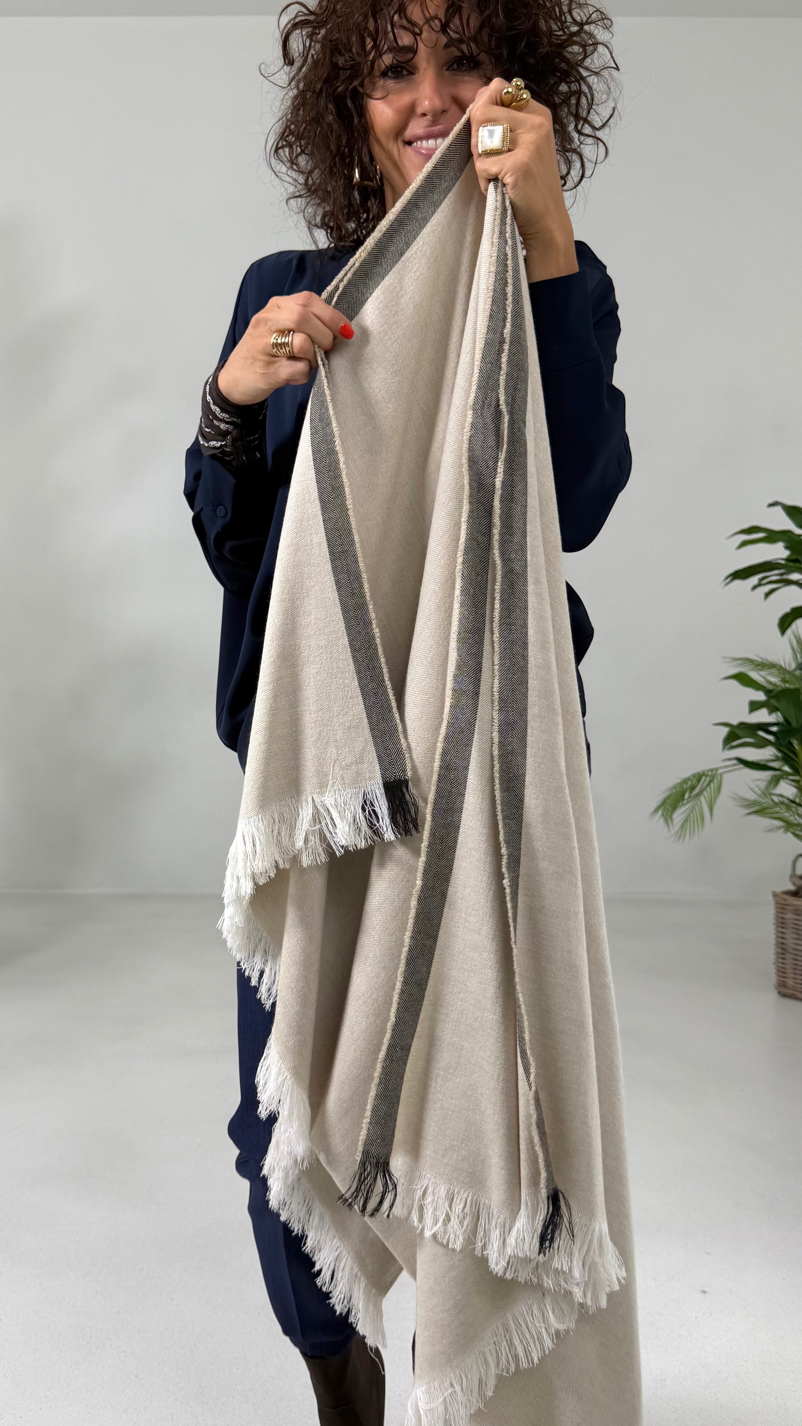 MANTELLA PONCHO COCCOLA