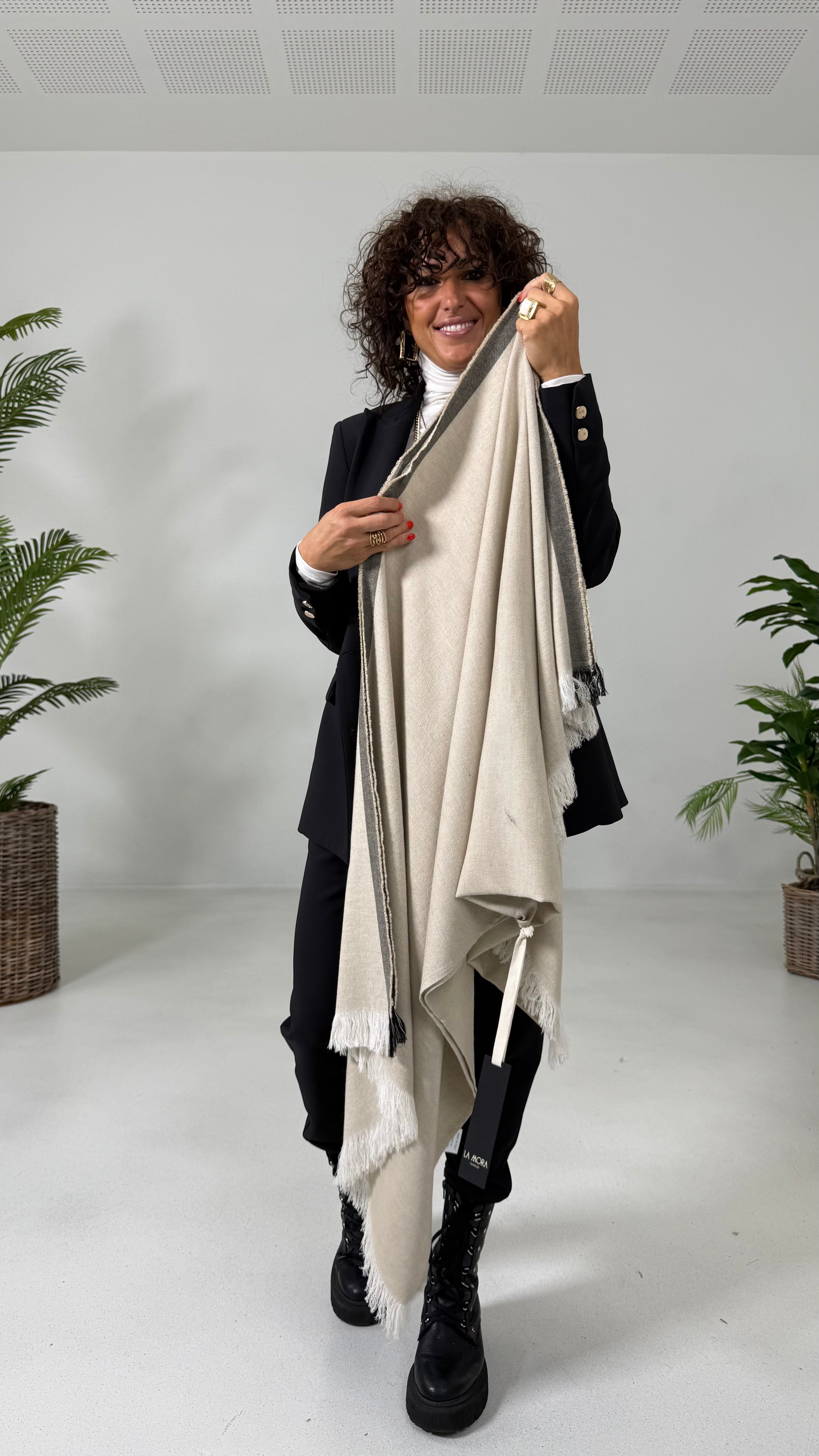 MANTELLA PONCHO COCCOLA