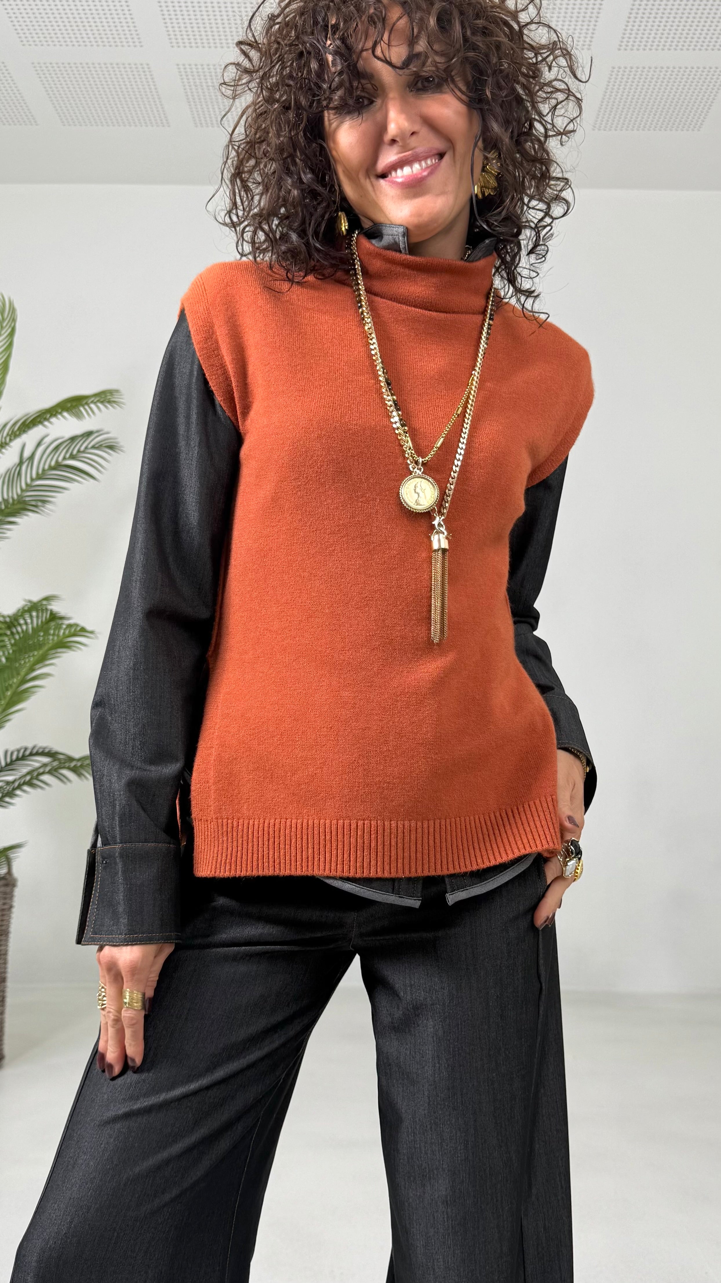 GILET COLLO ALTO IN CALDA VISCOSA