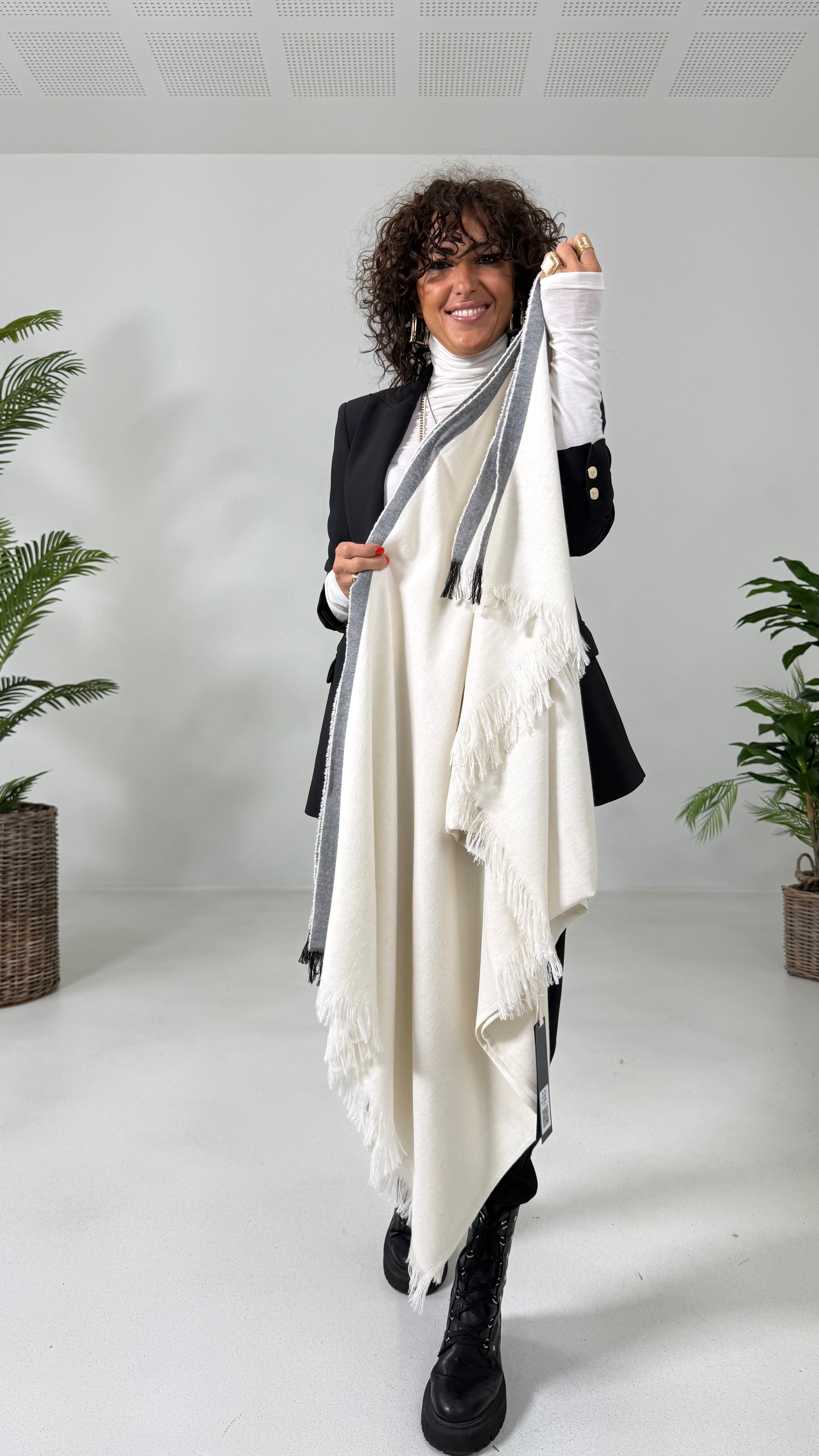 MANTELLA PONCHO COCCOLA