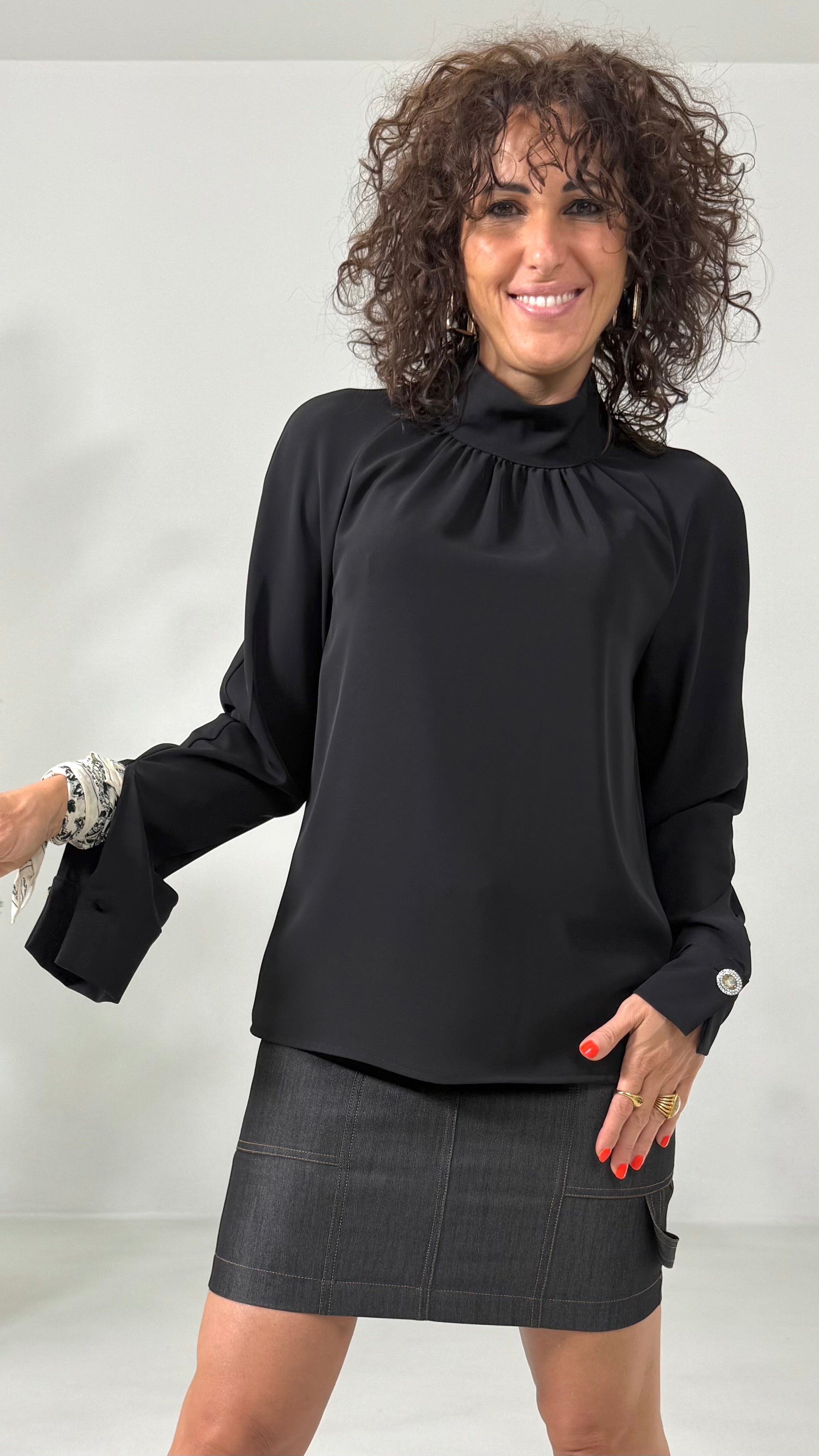CAMICIA IN CADY FLUIDO COLLO ALTO CON ARRICCIO