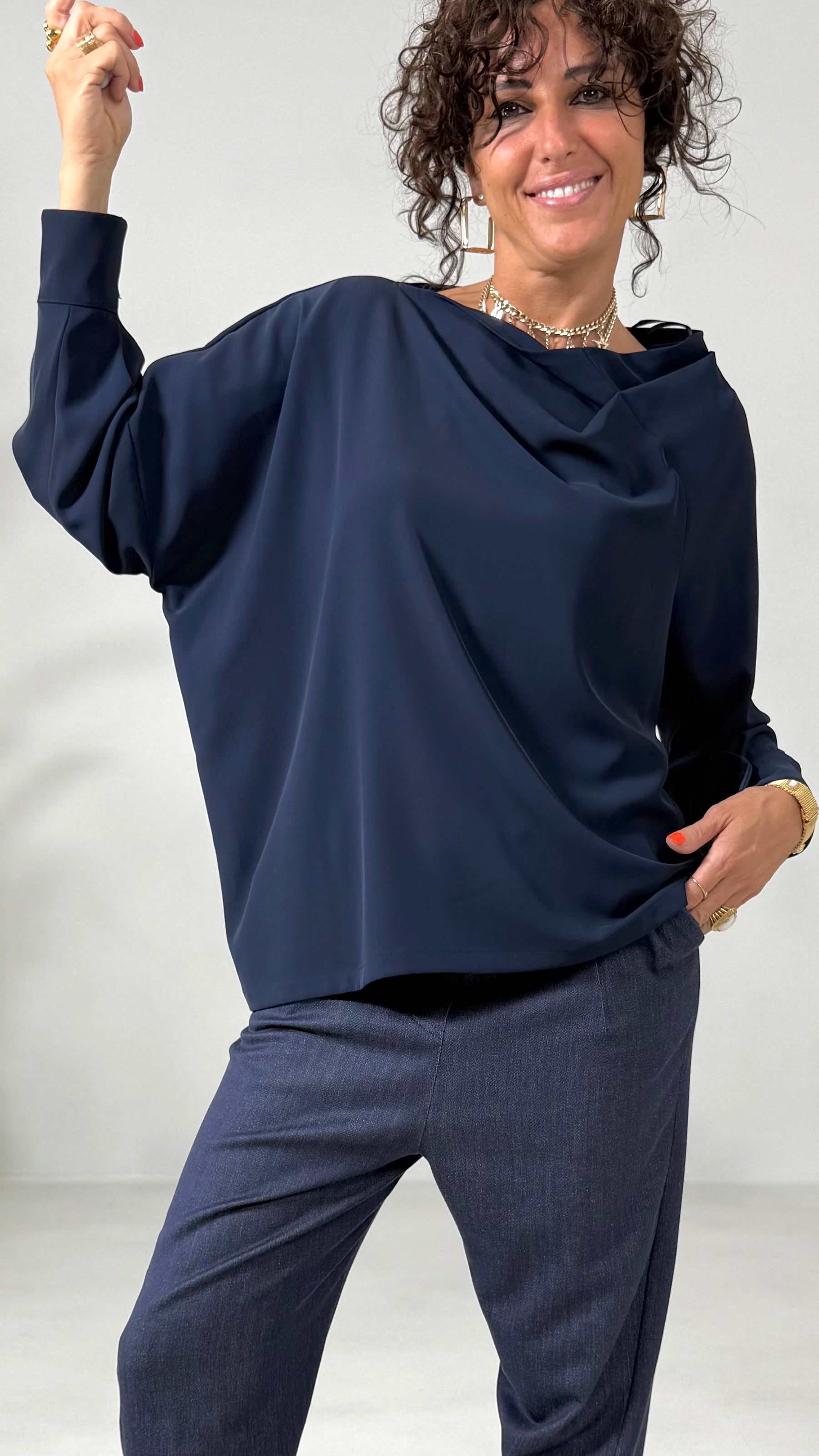 CAMICIA ASIMMETRICA LINEA QUADRATA IN CADY FLUIDO