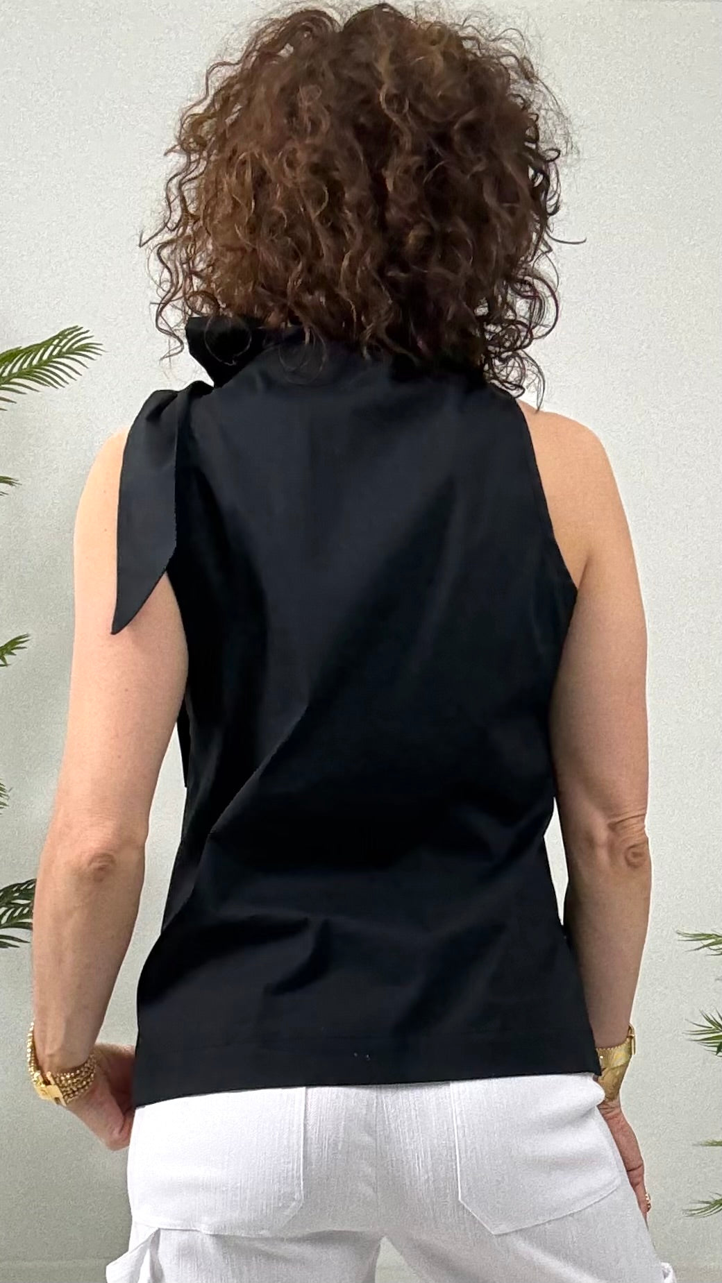 709 P25 NERO TOP COLLO CIAMBELLA CON FIOCCO IN PELLE D UOVO