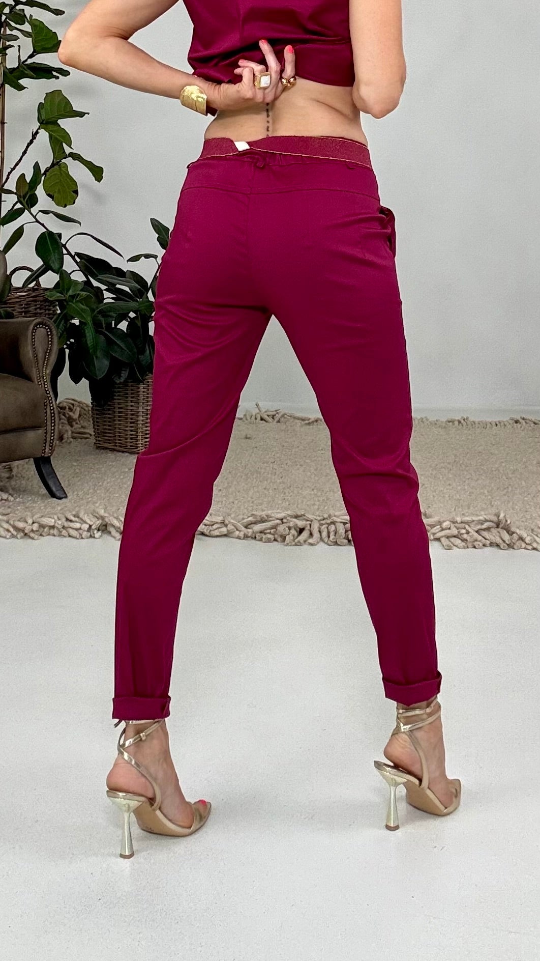 823 P25 AMARANTO PANTALONE CAROTA IN PELLE D UOVO