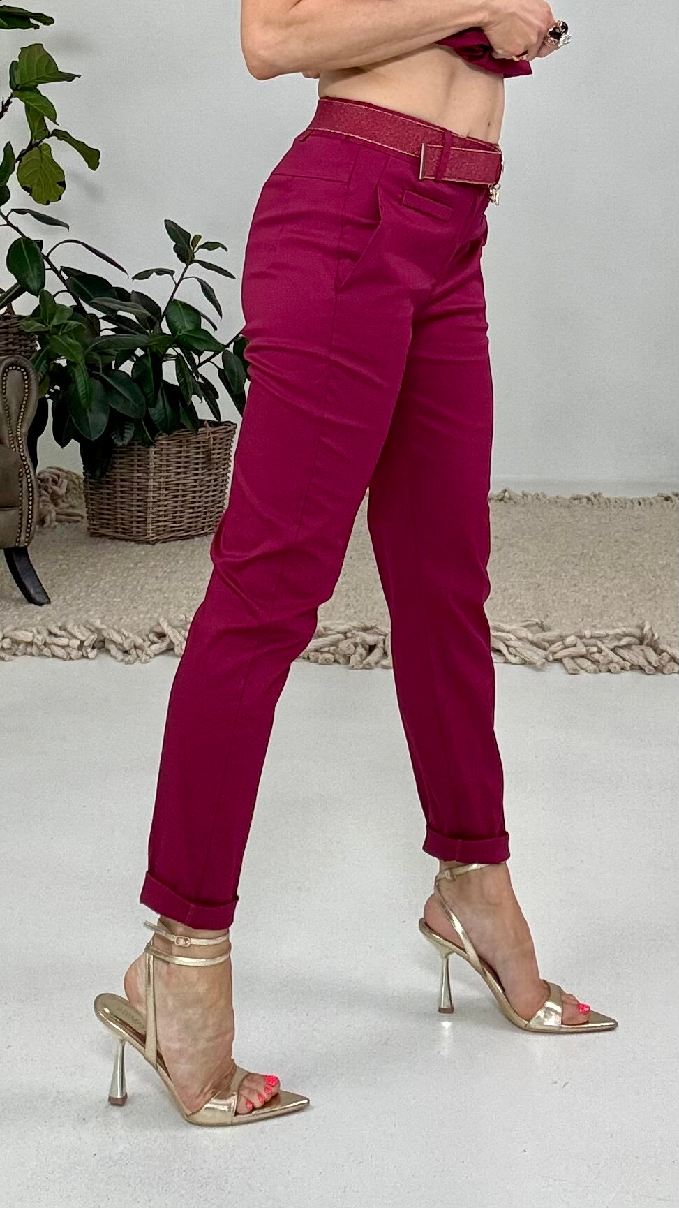 823 P25 AMARANTO PANTALONE CAROTA IN PELLE D UOVO