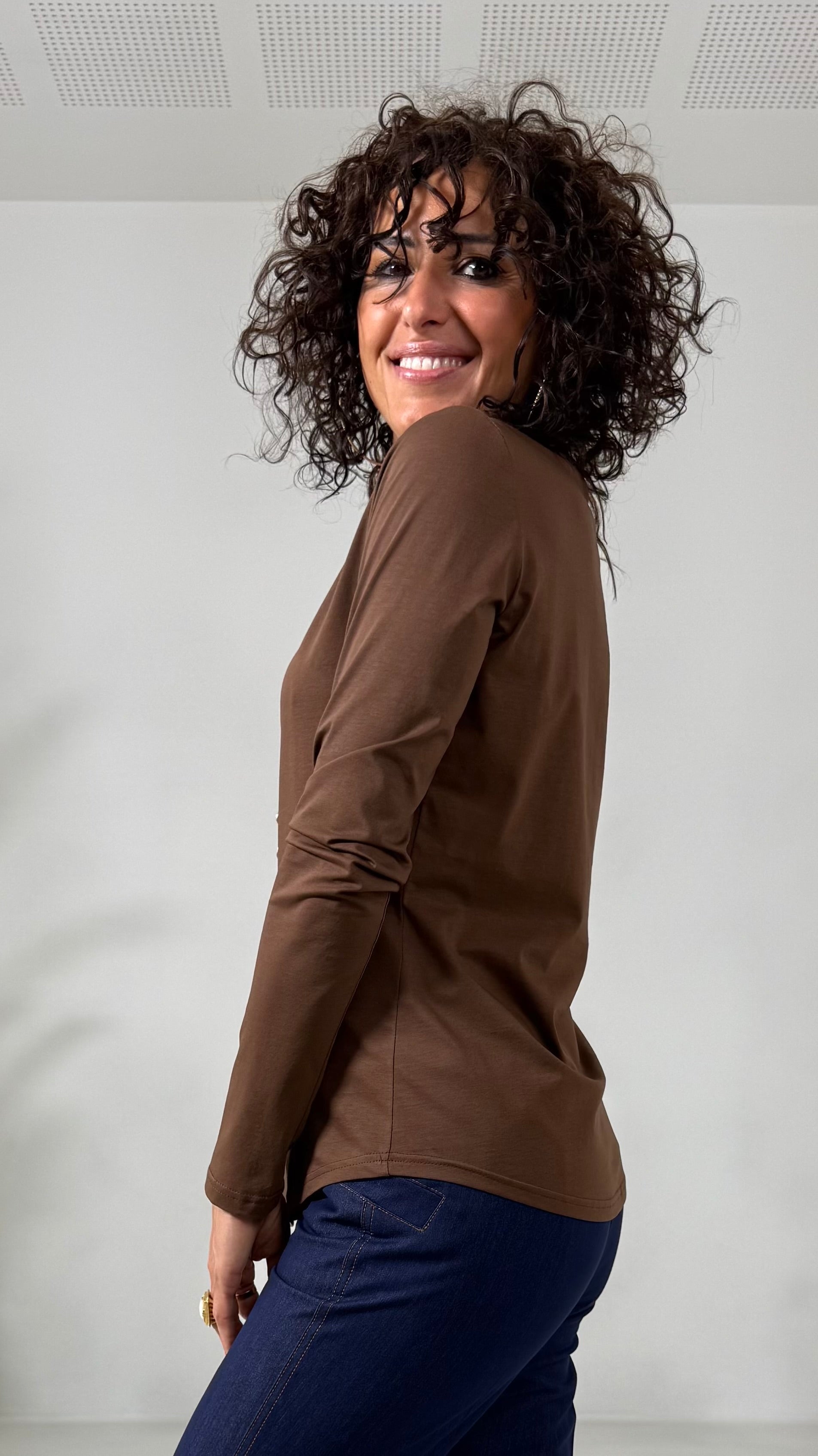 T-SHIRT BASIC MANICA LUNGA IN JERSEY DI COTONE MODAL