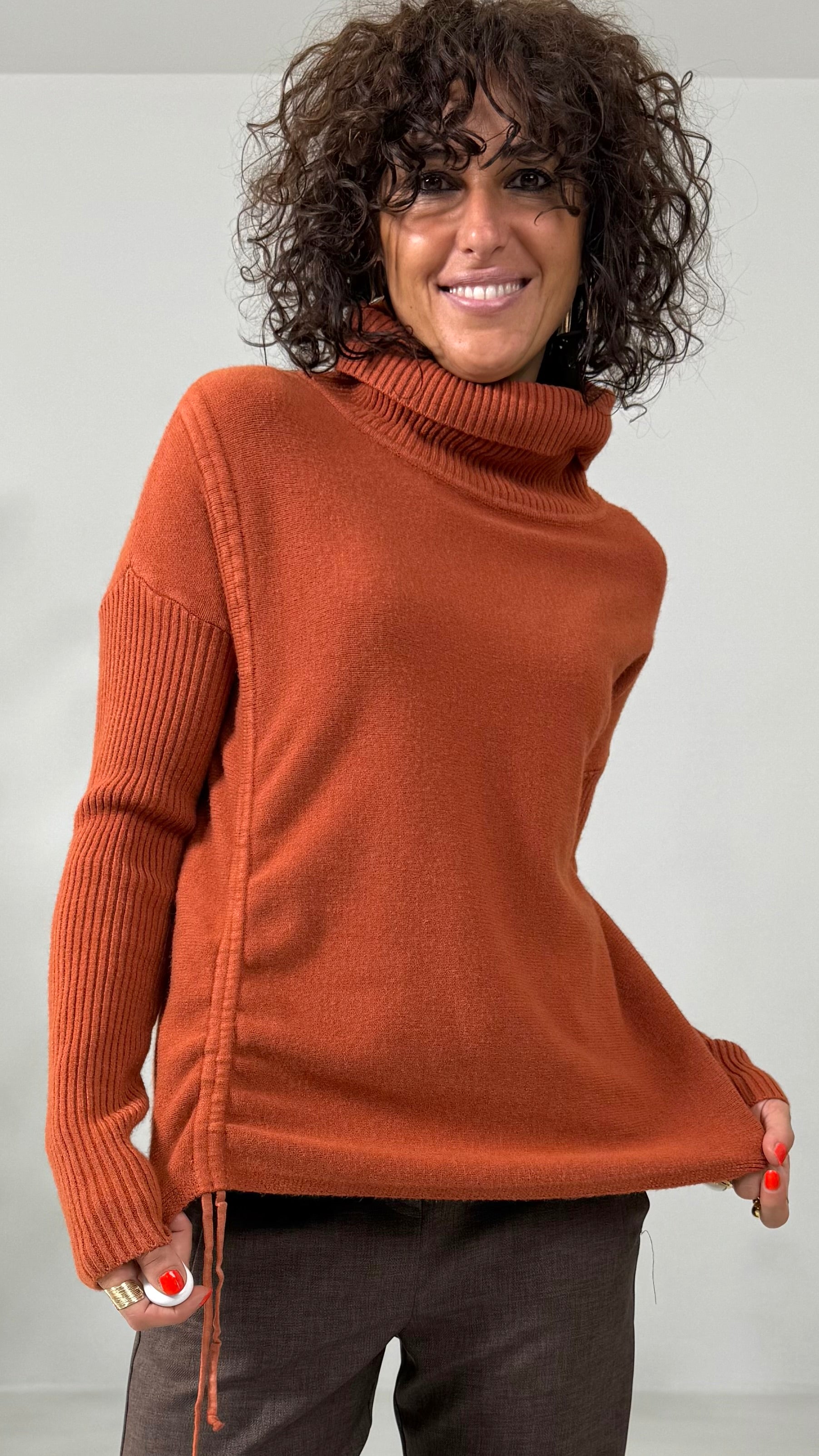 MAGLIA QUADRATA CON COULISSE IN CALDA VISCOSA