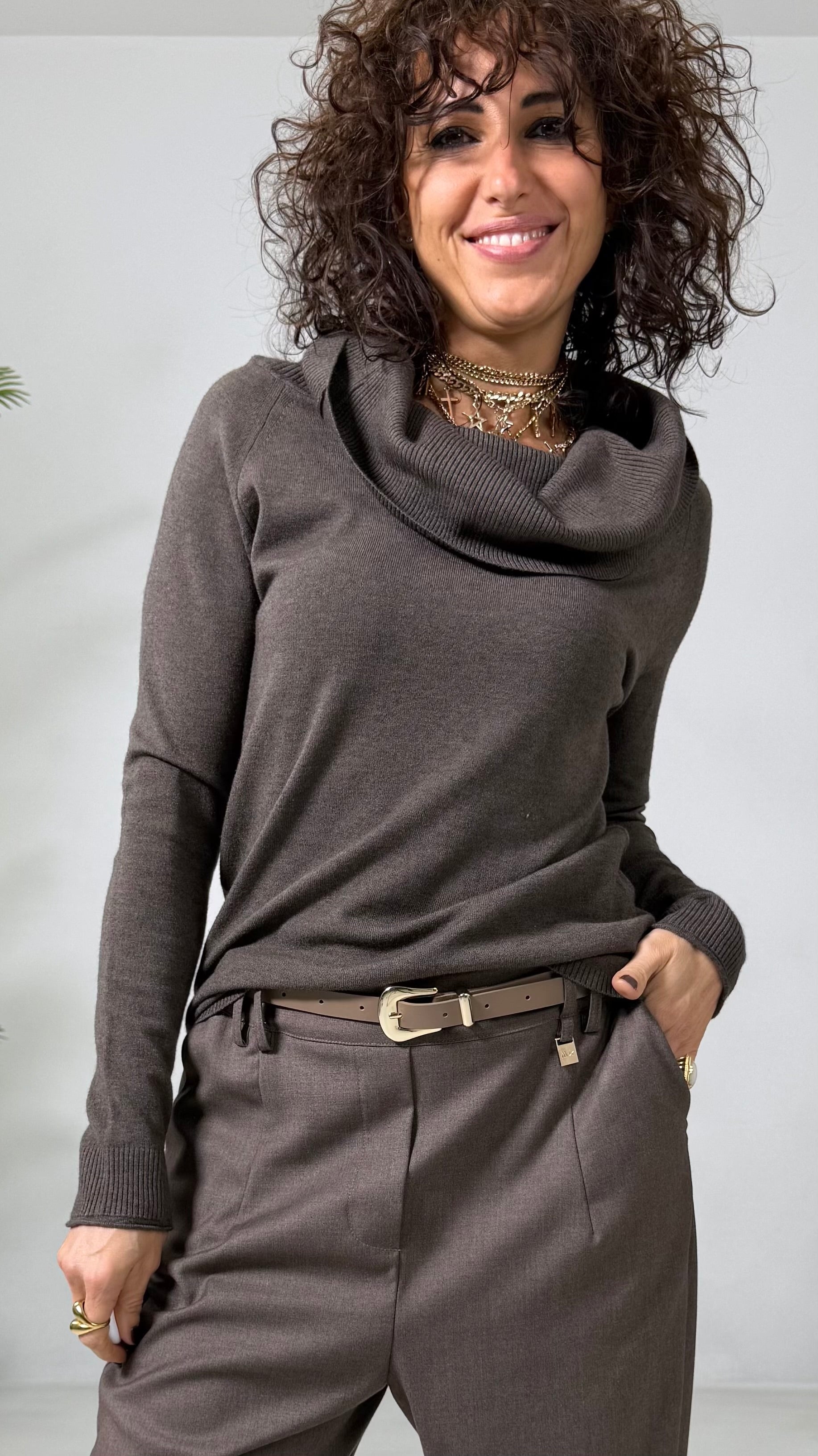 MAGLIA IN CALDA VISCOSA LINEA DRITTA COLLO SHIFFER