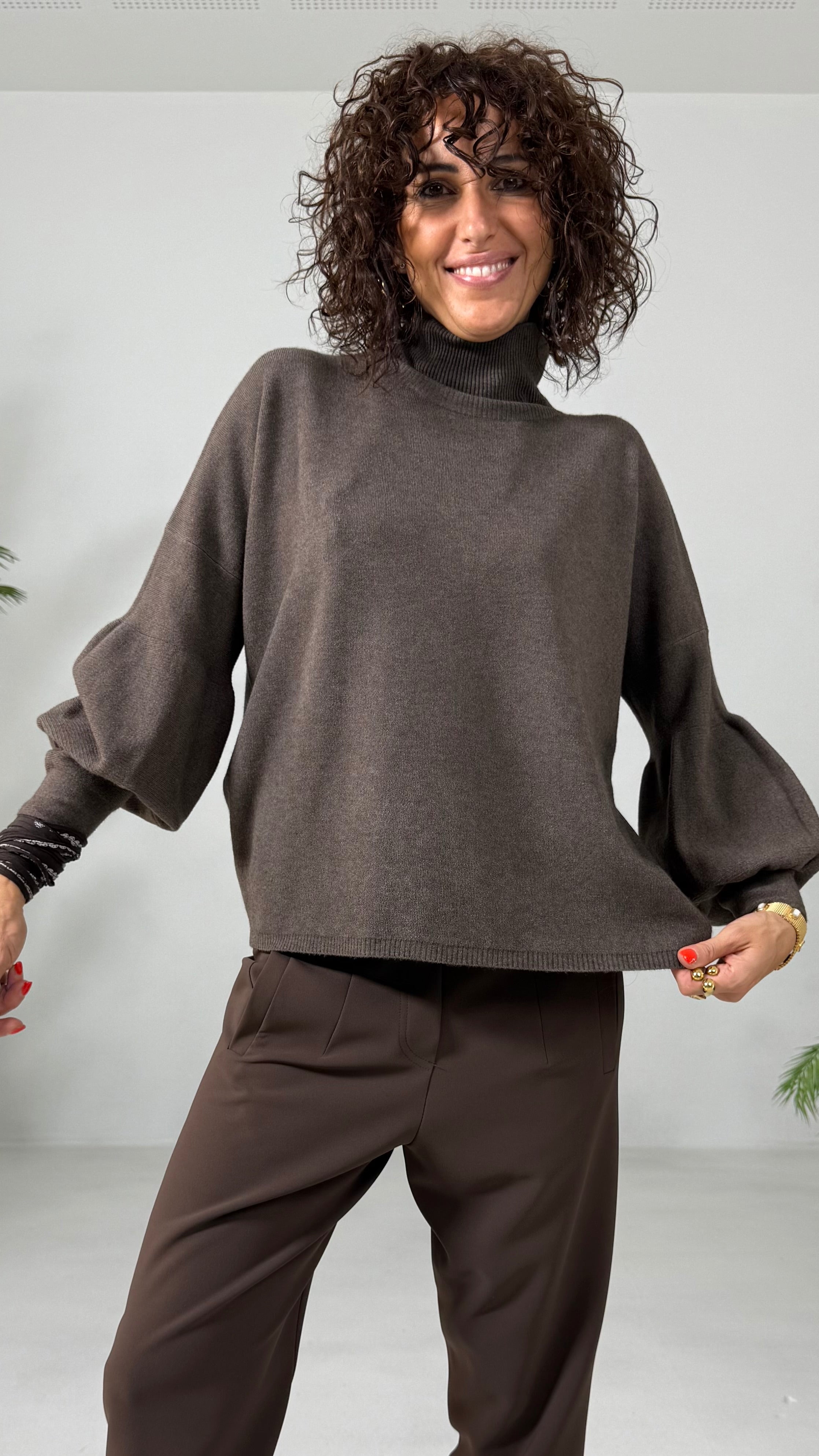MAGLIA QUADRATA CON MANICHE PALLONCINO IN CALDA VISCOSA