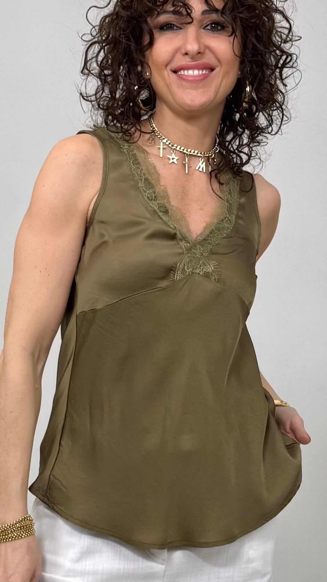 TOP RASO SPALLA LARGA PIZZO IN TONO