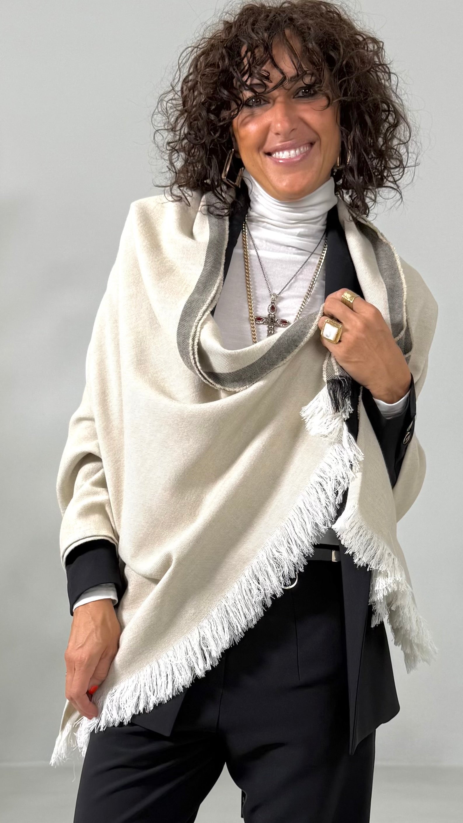 MANTELLA PONCHO COCCOLA