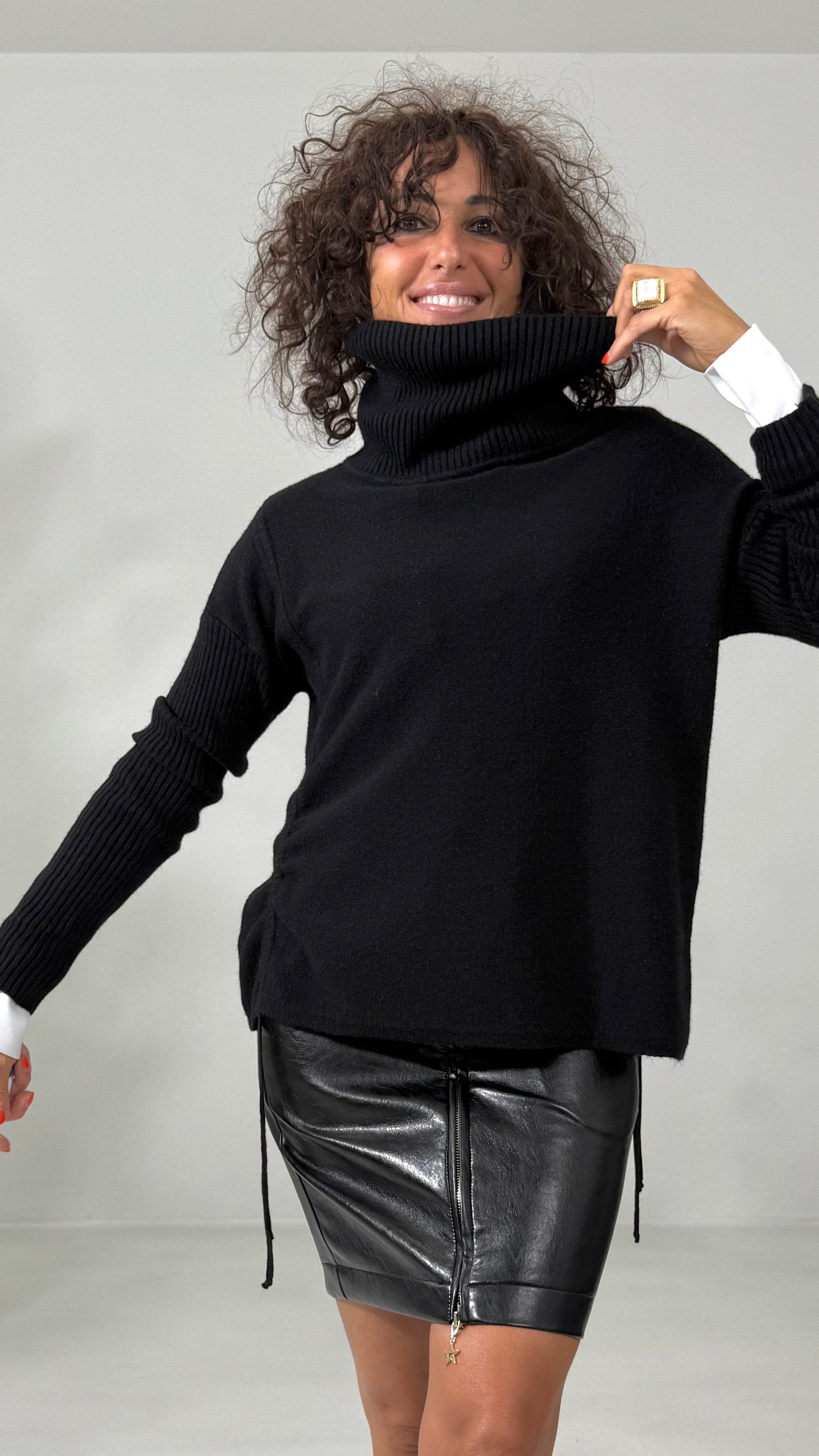 MAGLIA QUADRATA CON COULISSE IN CALDA VISCOSA