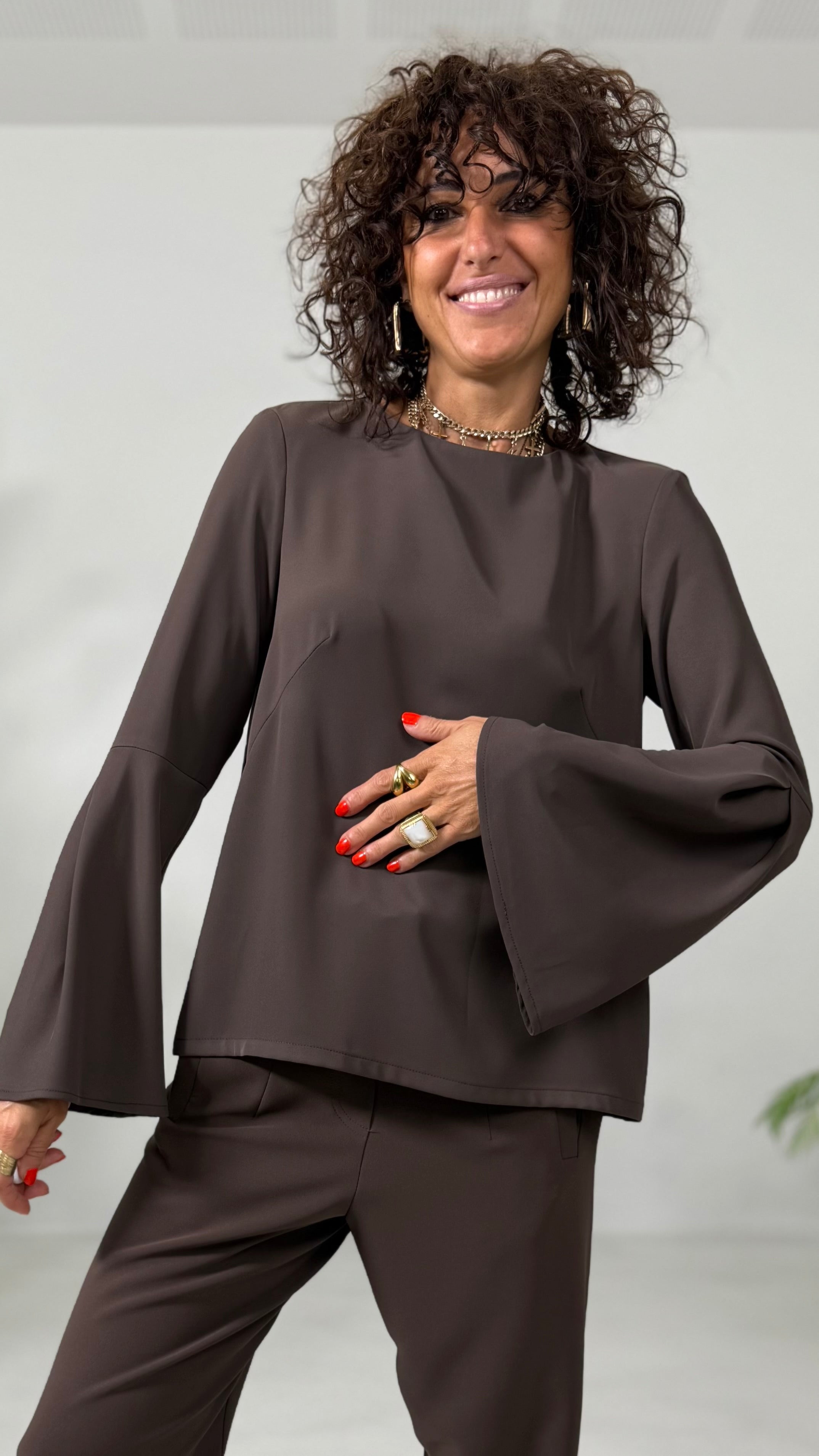 CAMICIA IN CADY FLUIDO CON MANICHE SVASATE