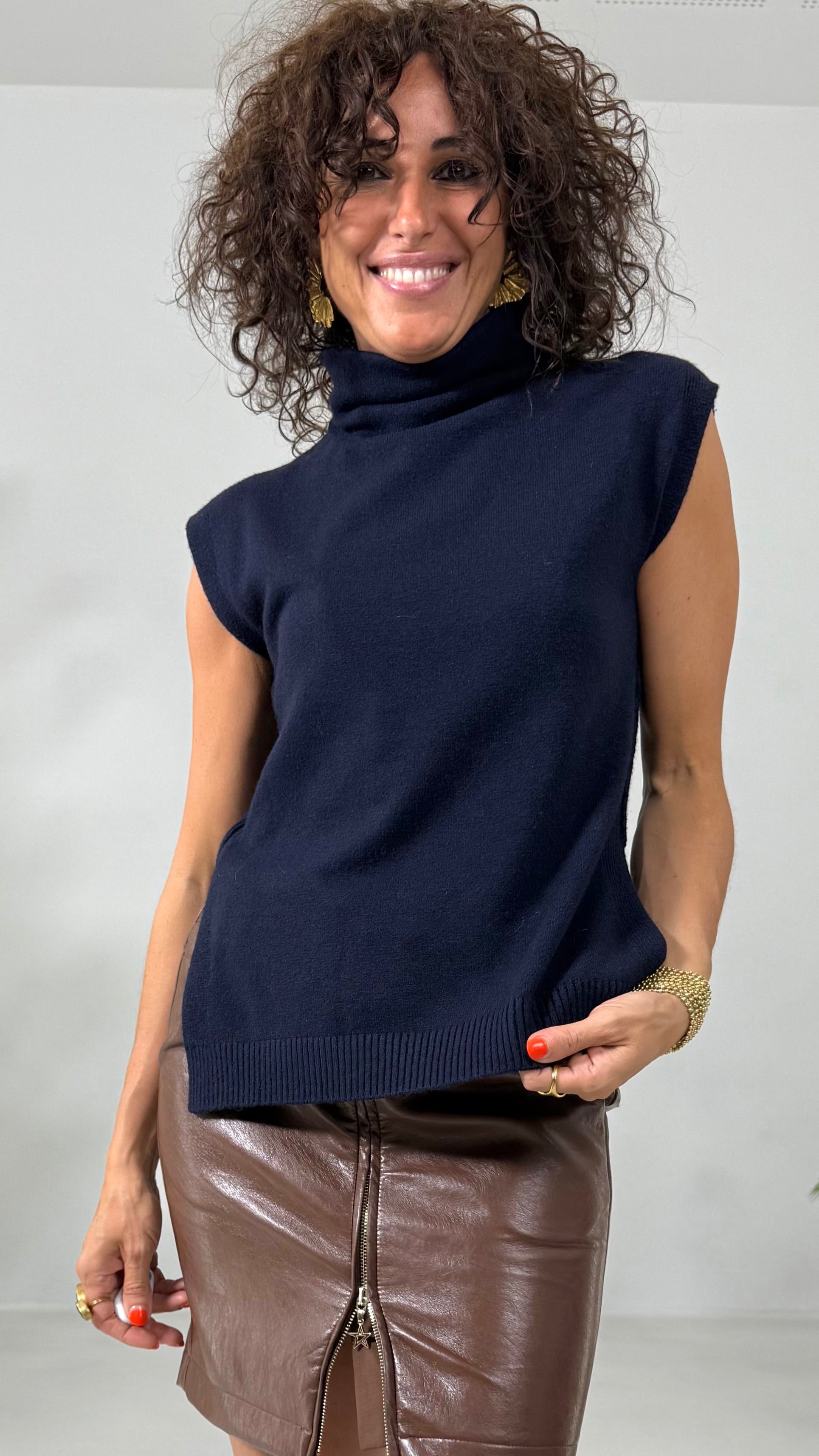 GILET COLLO ALTO IN CALDA VISCOSA