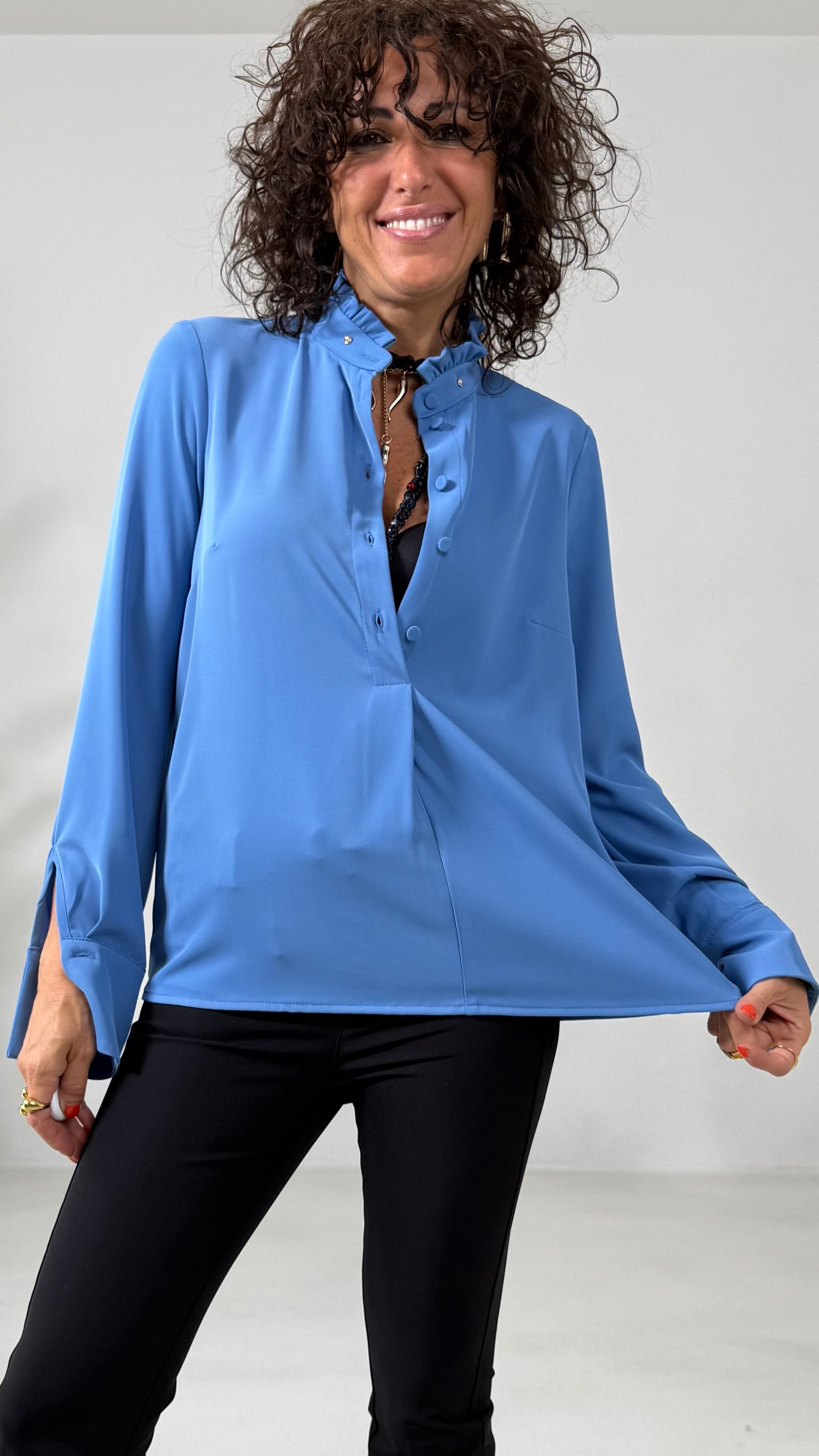 CAMICIA IN CADY FLUIDO CON BORCHIE COLLO