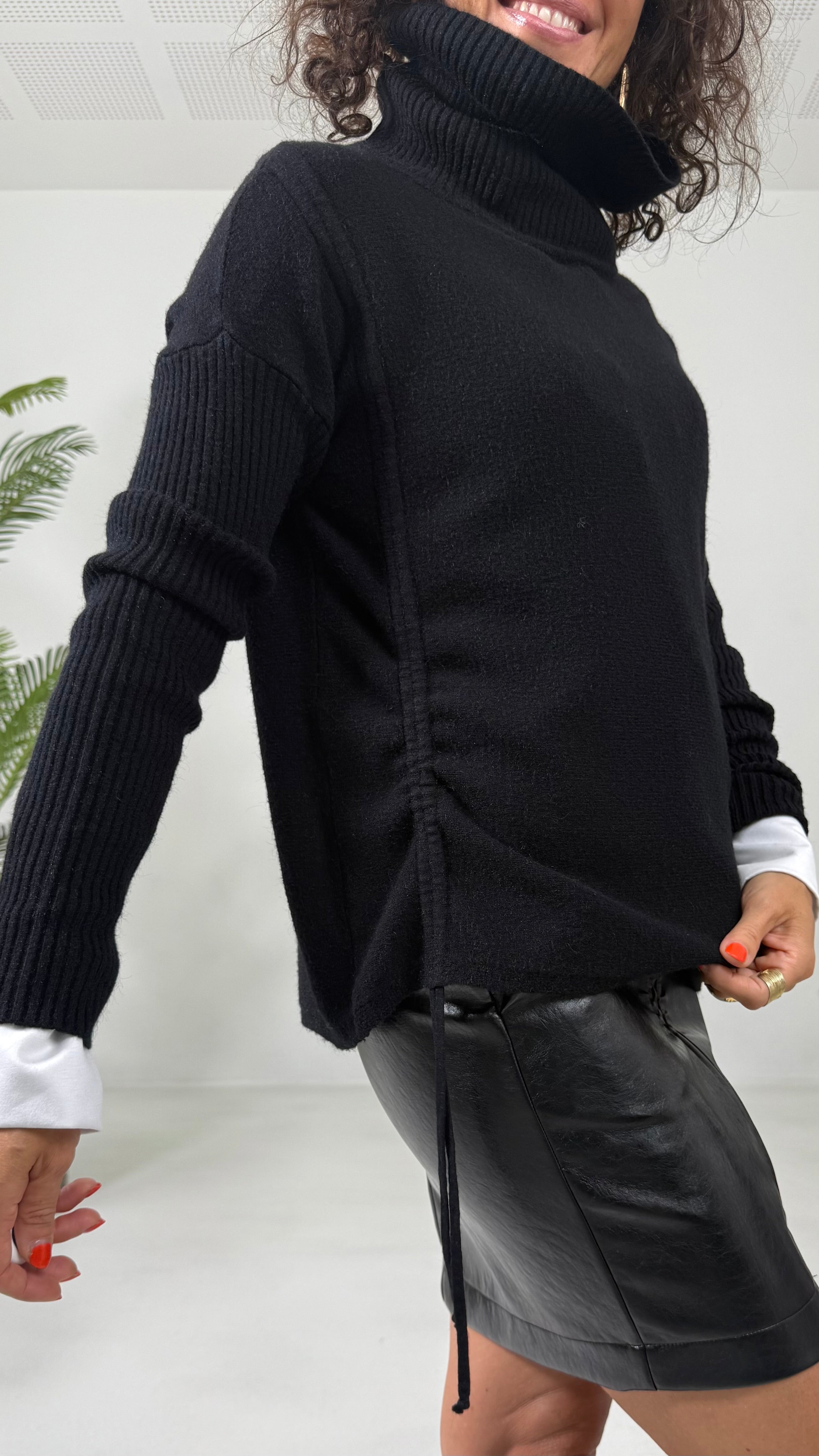 MAGLIA QUADRATA CON COULISSE IN CALDA VISCOSA