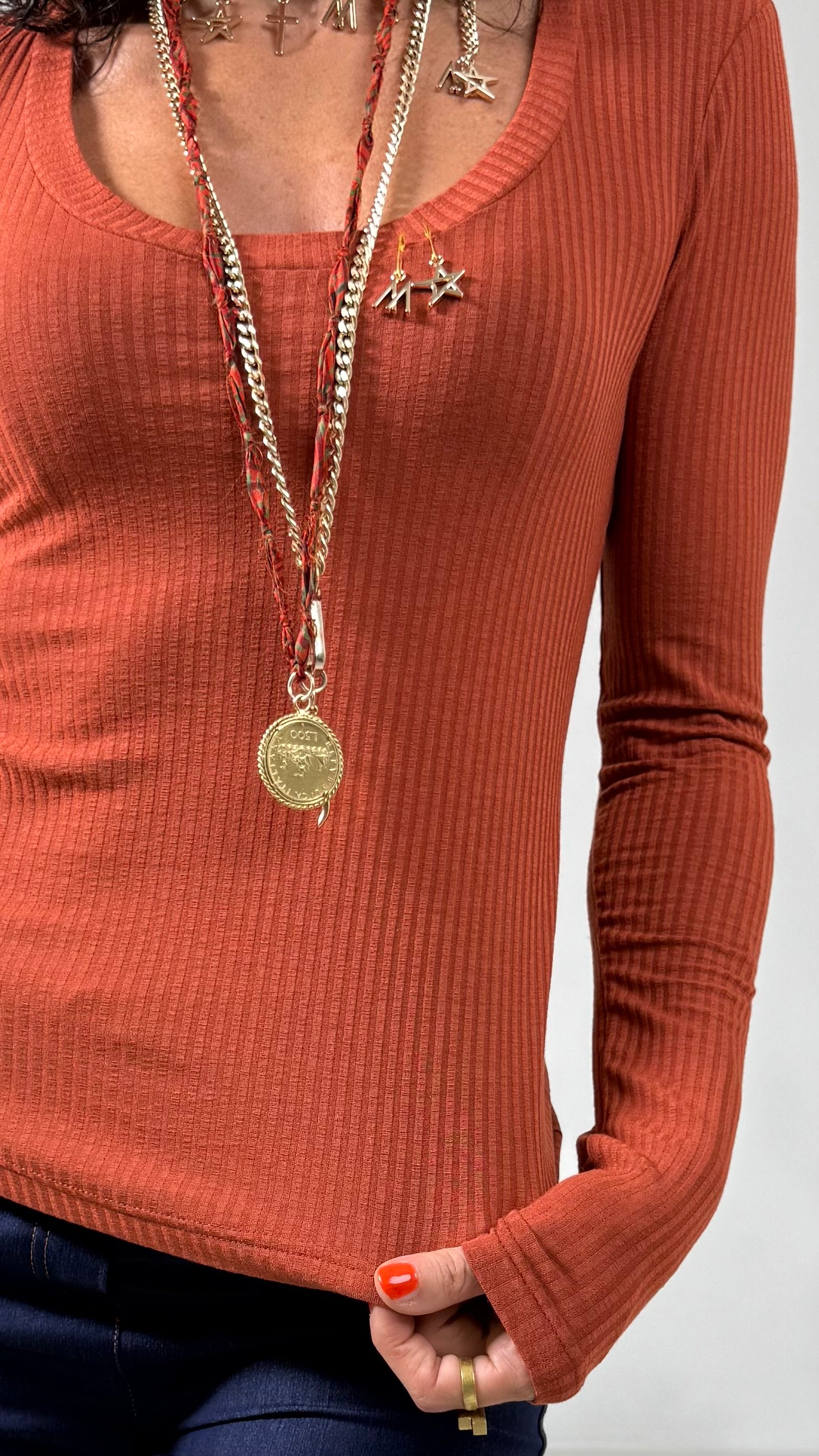 MAGLIA SCOLLO ARROTONDATO IN JERSEY A COSTINA IN MISTO CASHMERE