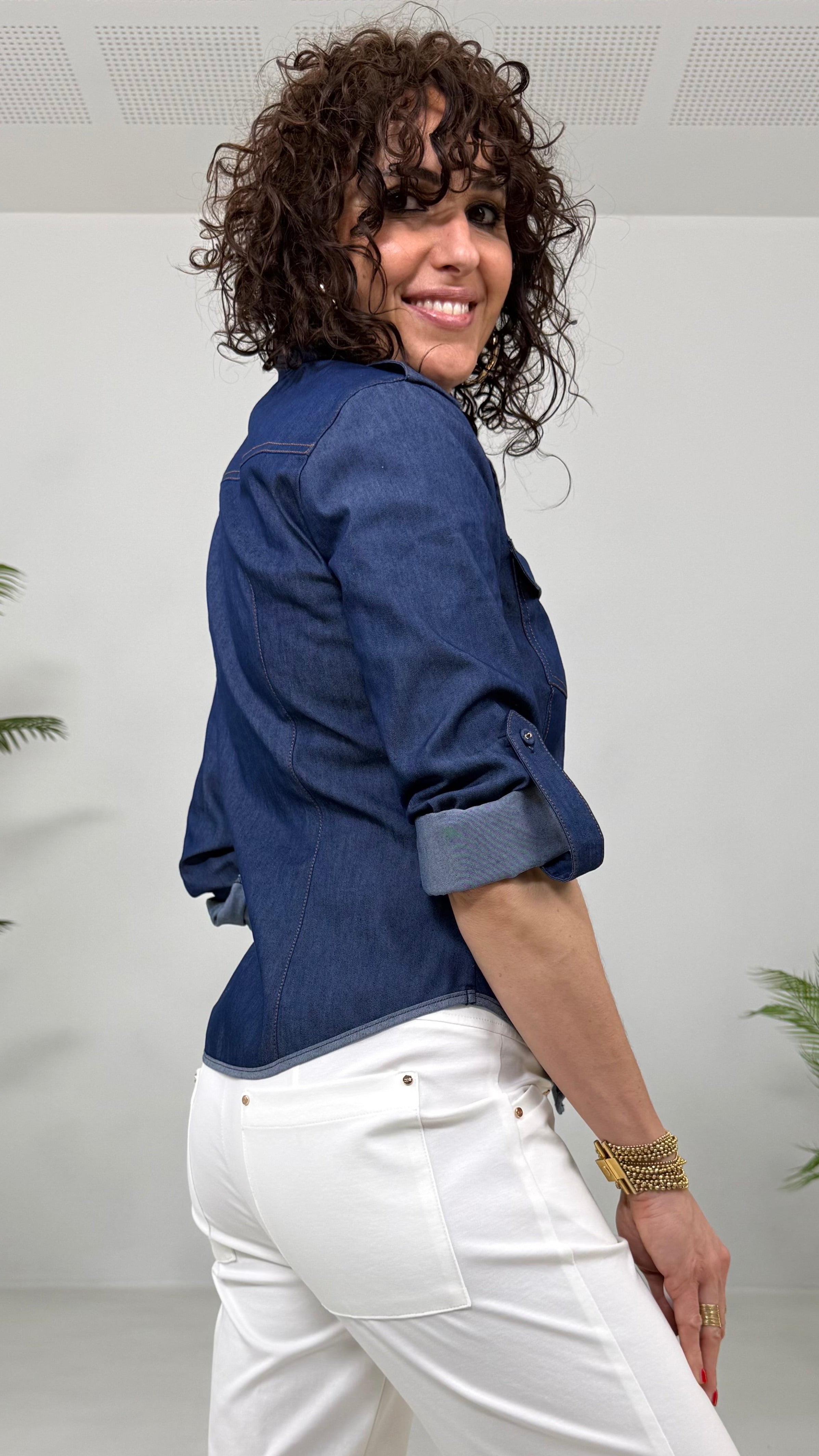 CAMICIA CON TASCHE IN JEANS ELASTICO