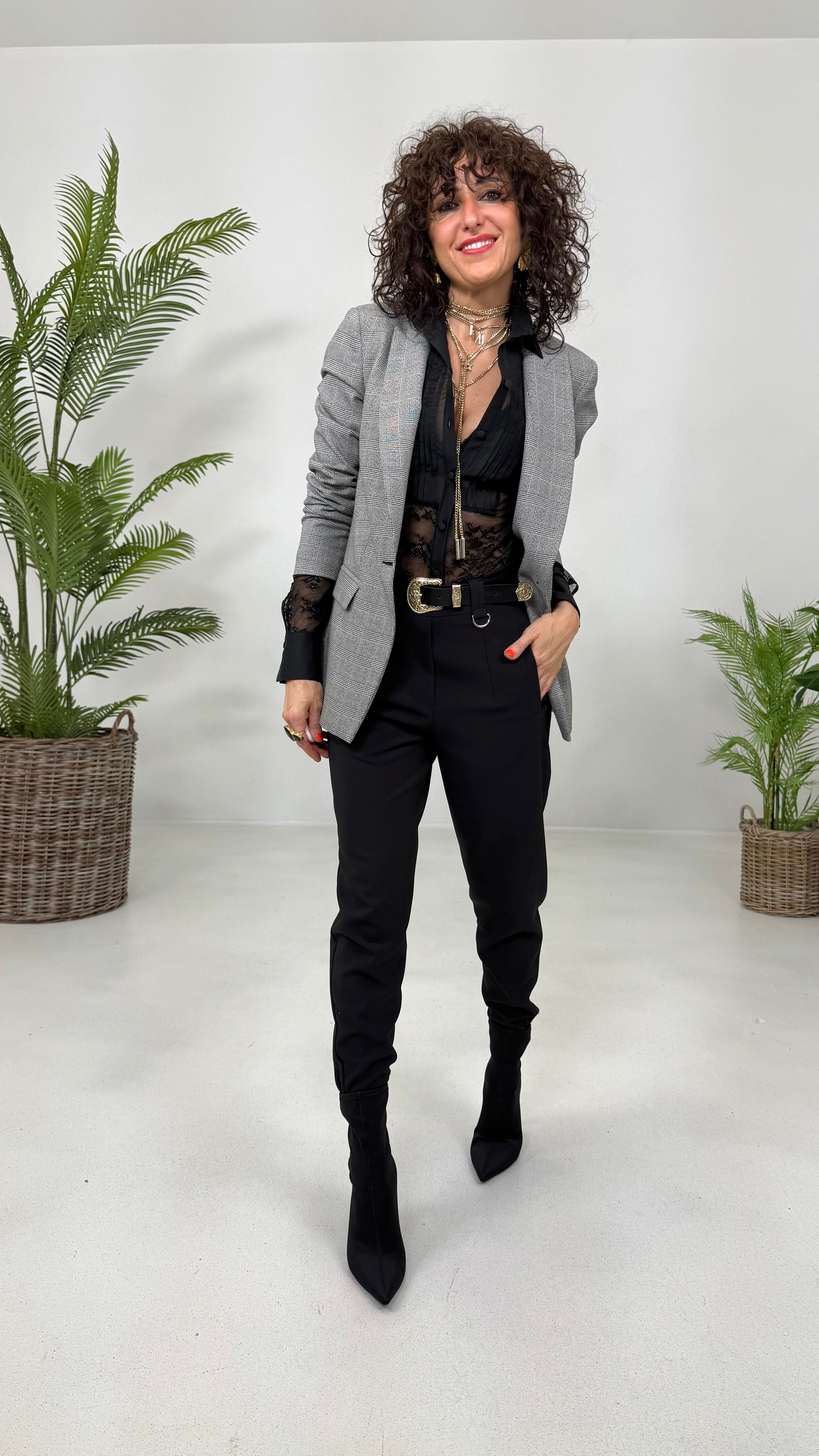 CAMICIA IN PIZZO CON PETTORINA IN MUSSOLA