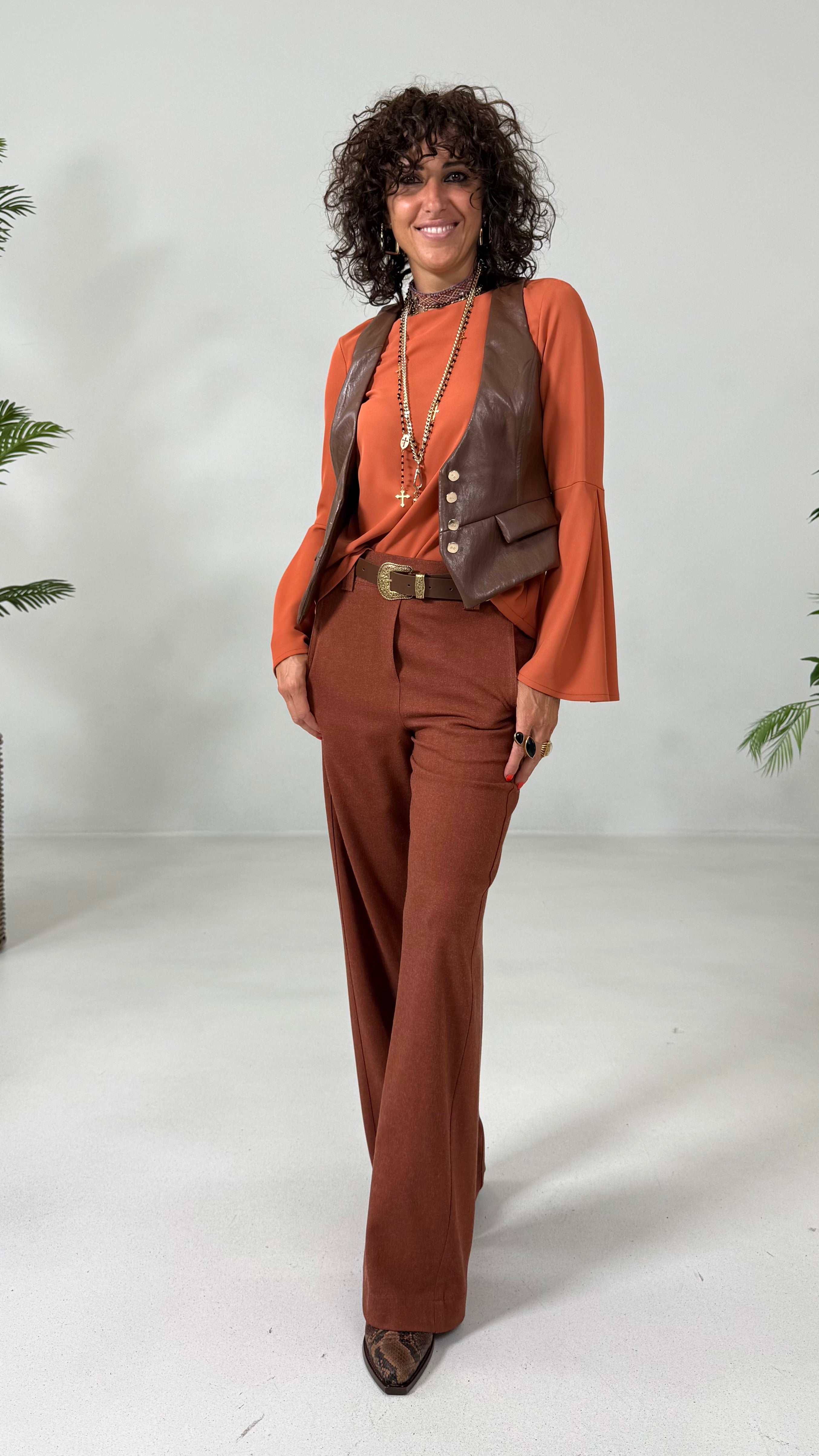 GILET IN FINTA PELLE MOSSA CON FODERA CANGIANTE