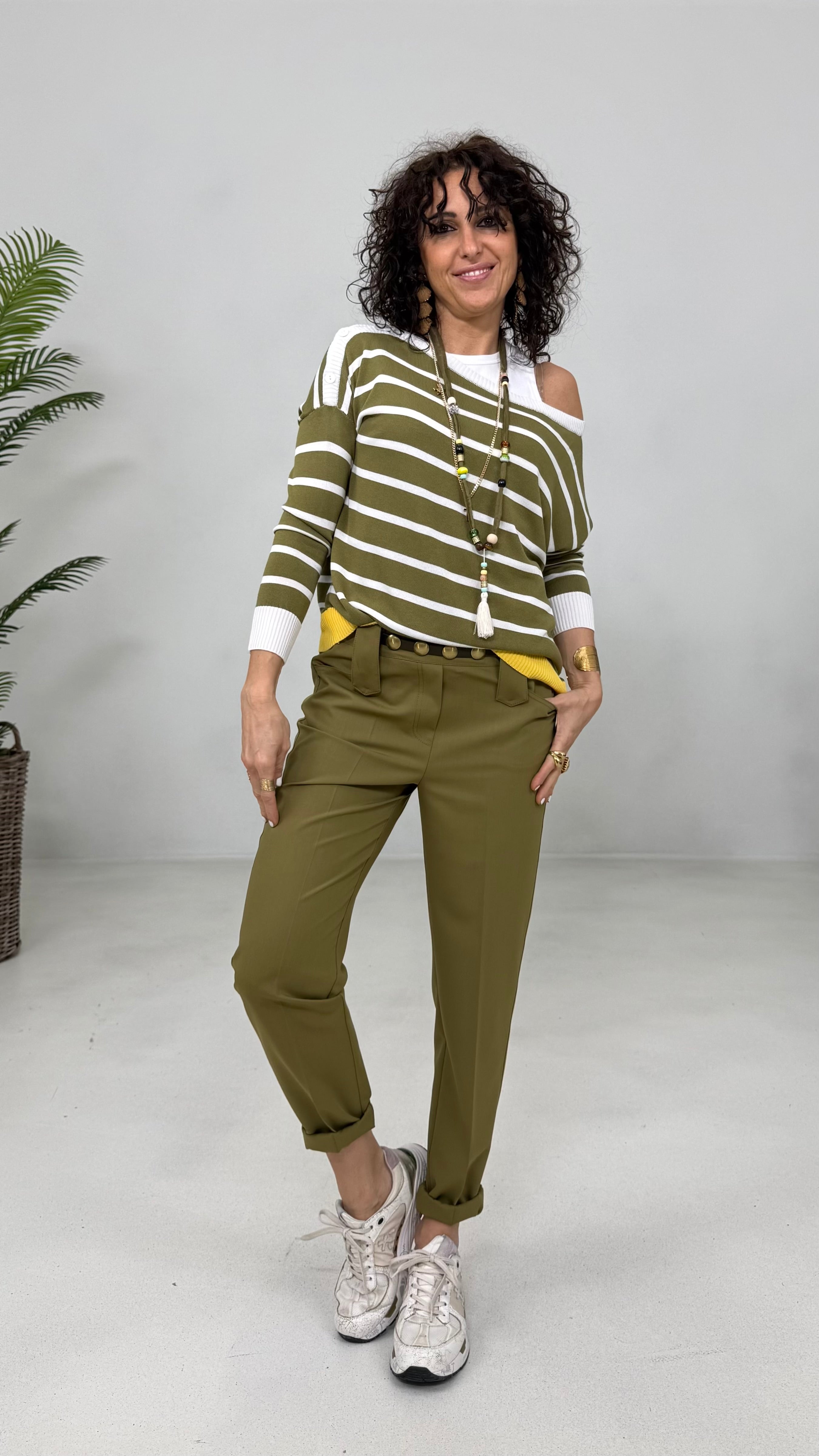 MAGLIA IN VISCOSA CON BORDO GIALLO