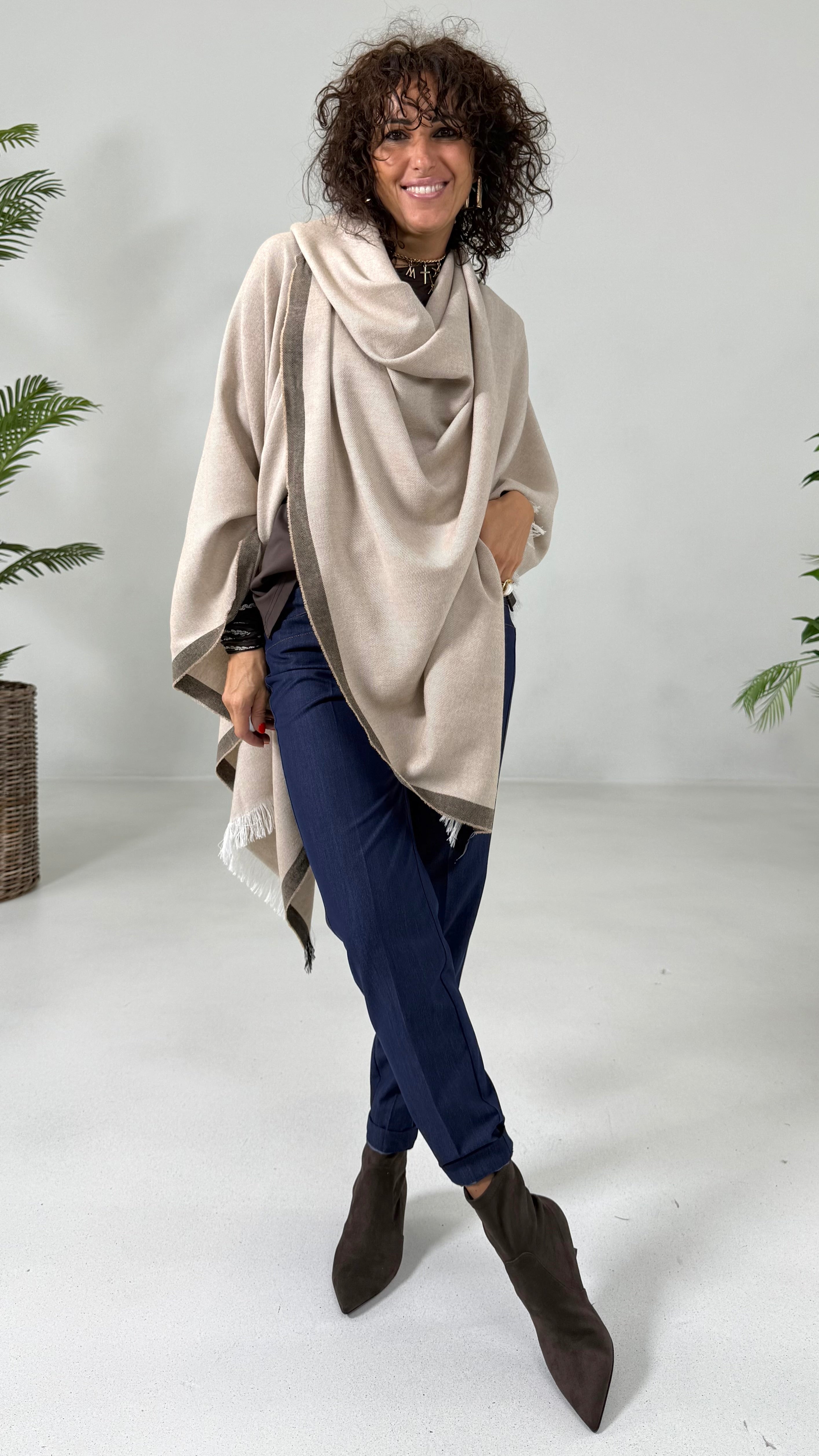 MANTELLA PONCHO COCCOLA