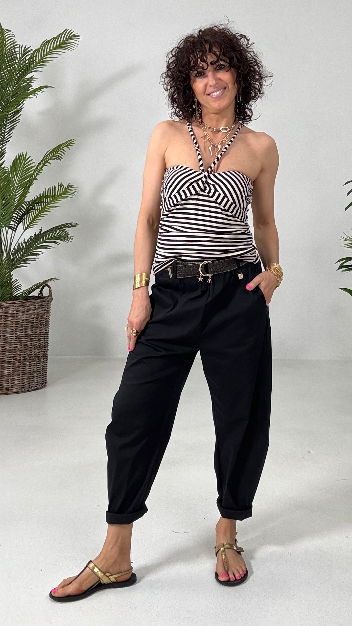 605 P25 ECRU/NERO TOP SCOLLO INTRECCIATO IN JERSEY RIGATO