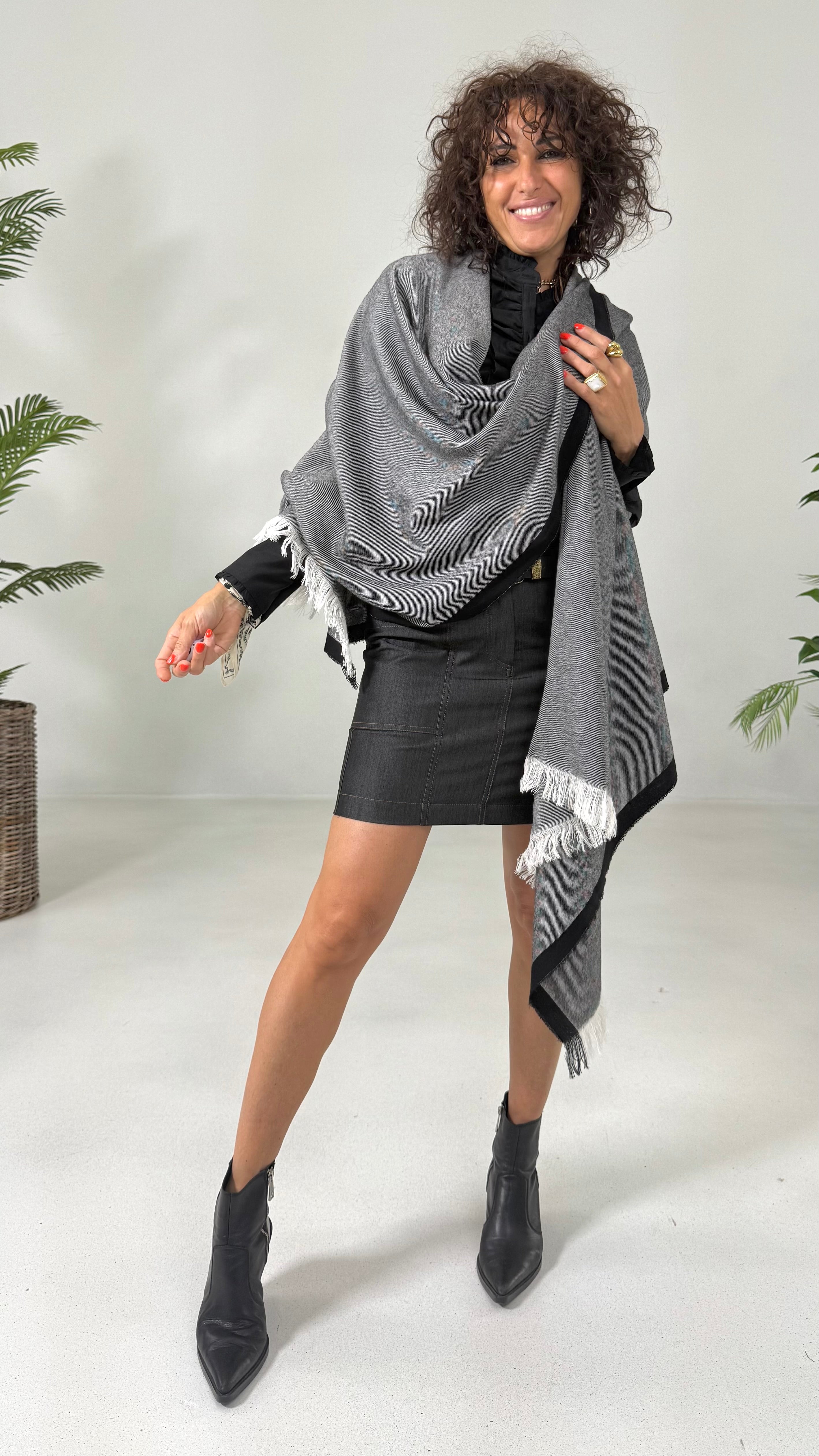 MANTELLA PONCHO COCCOLA