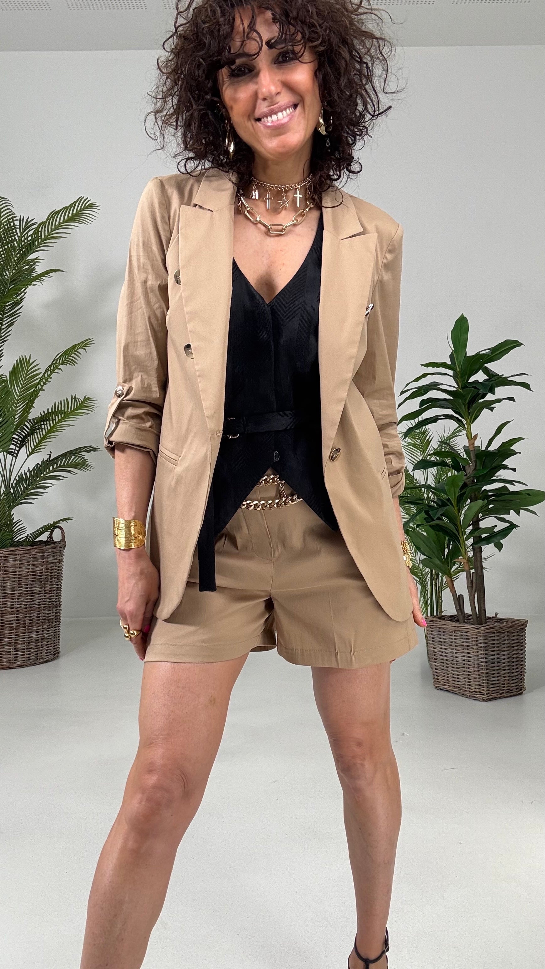 828 P25 KAKI SHORT IN PELLE D UOVO