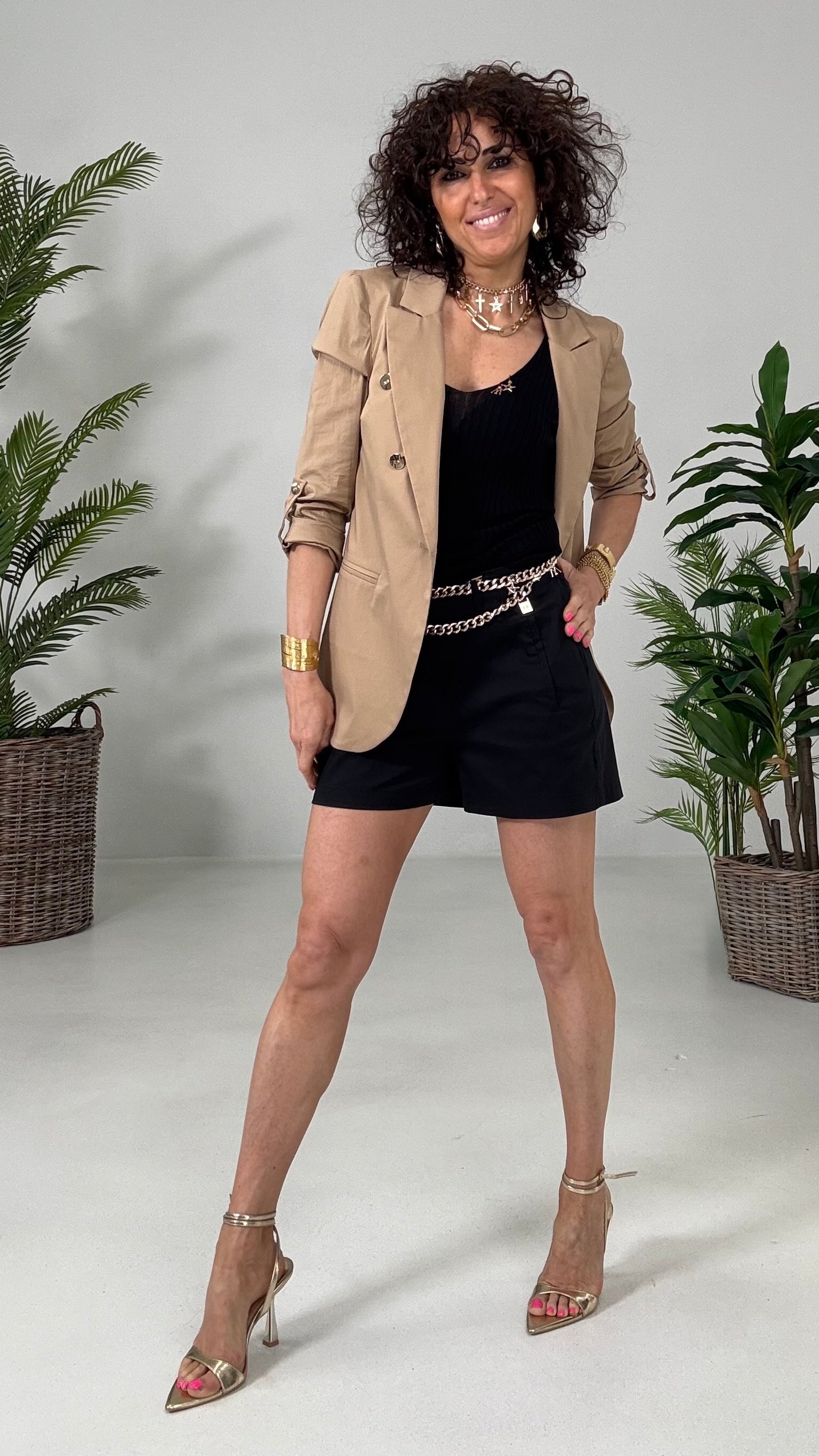 828 P25 NERO SHORT IN PELLE D UOVO