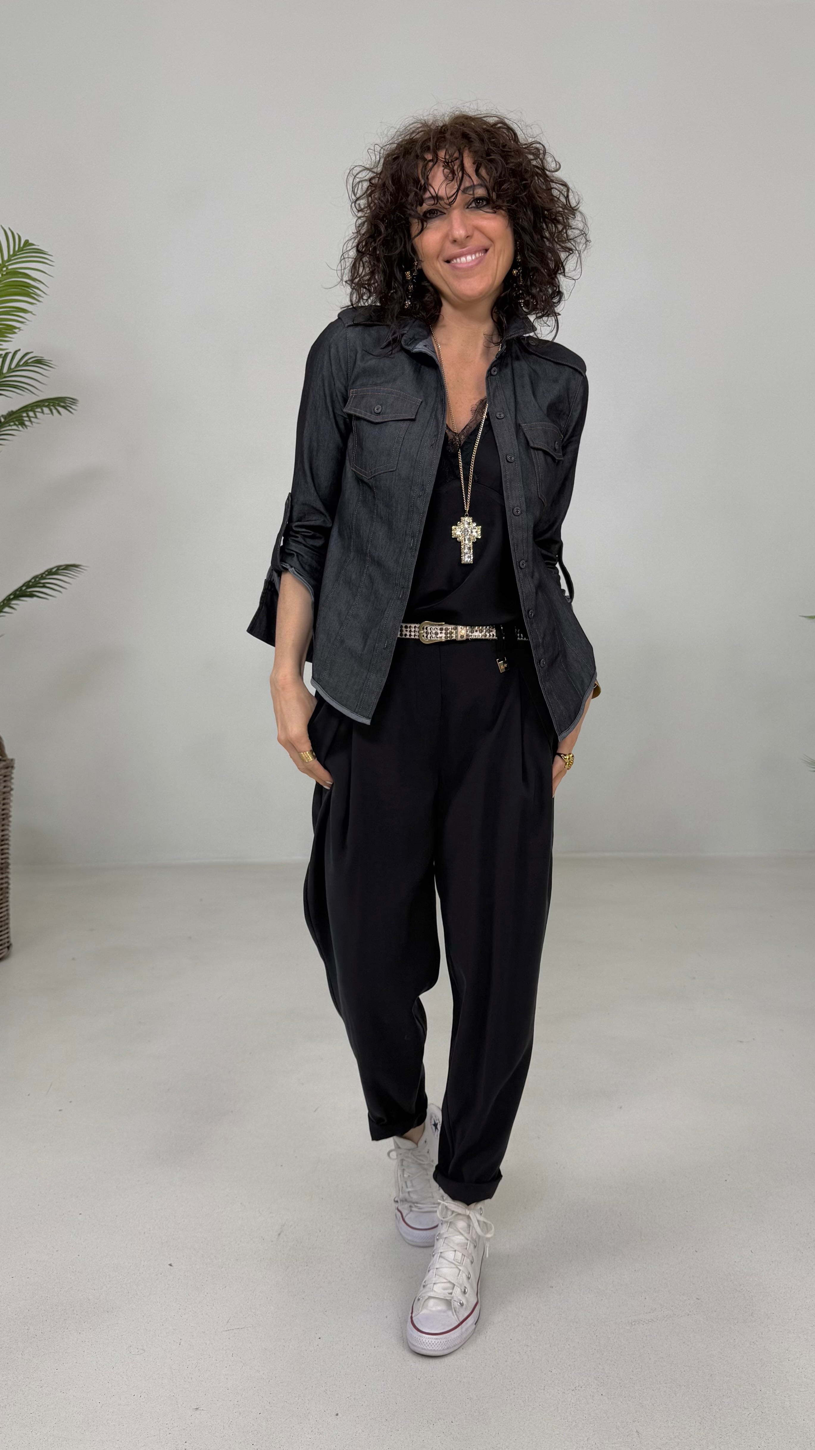 CAMICIA CON TASCHE IN JEANS ELASTICO