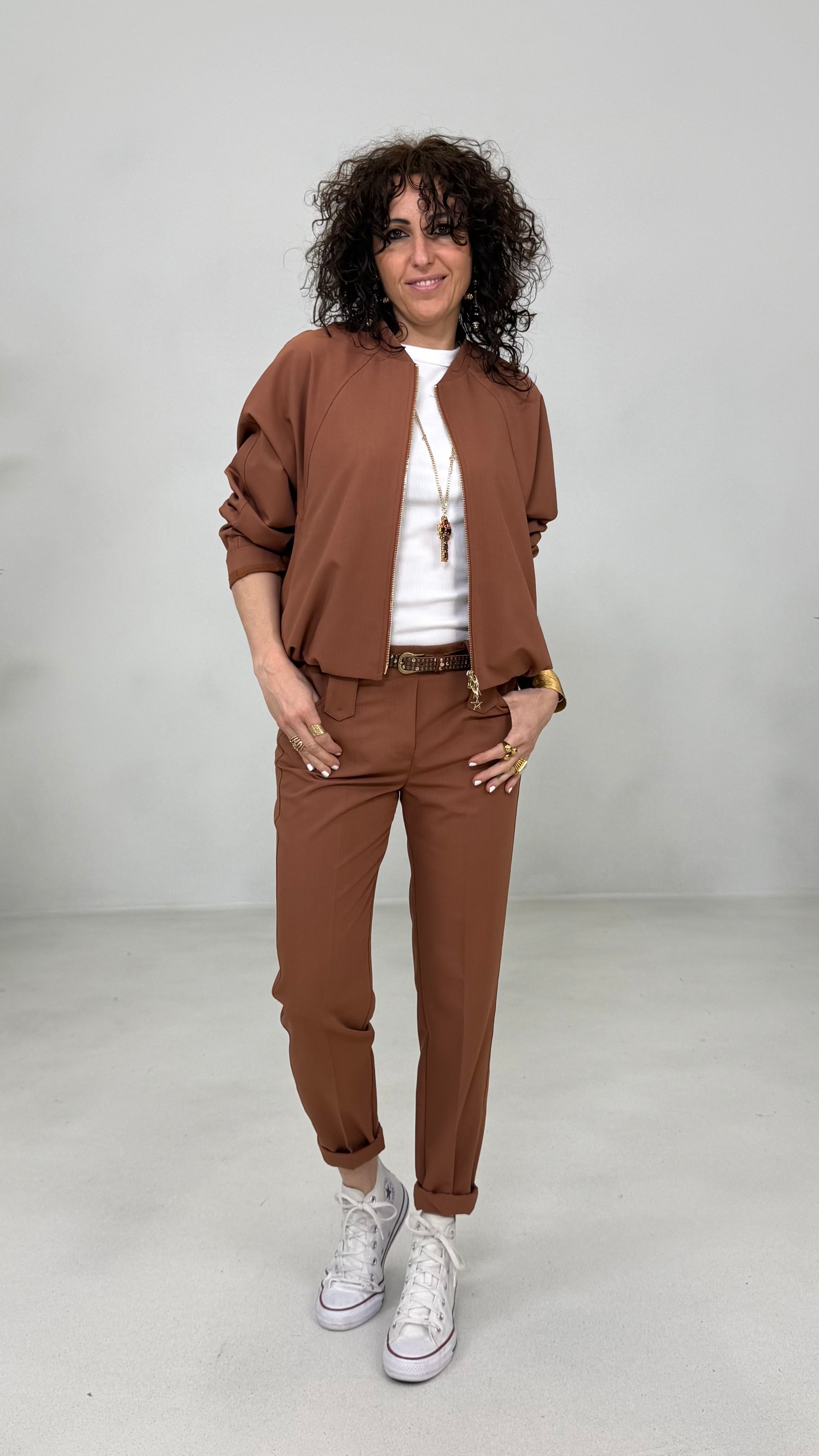 BOMBER LEGGERO ARRICCIATO AL FONDO